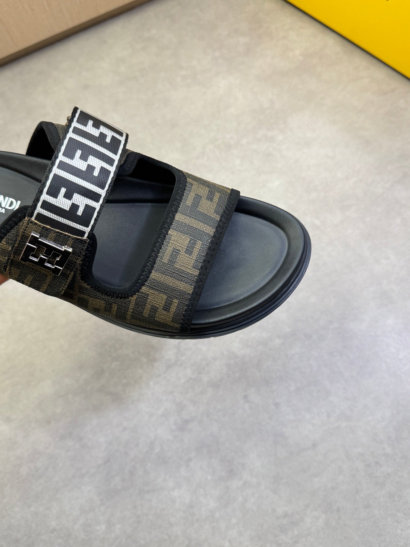 LuxluxHouse Best Quality Sandals Fendi