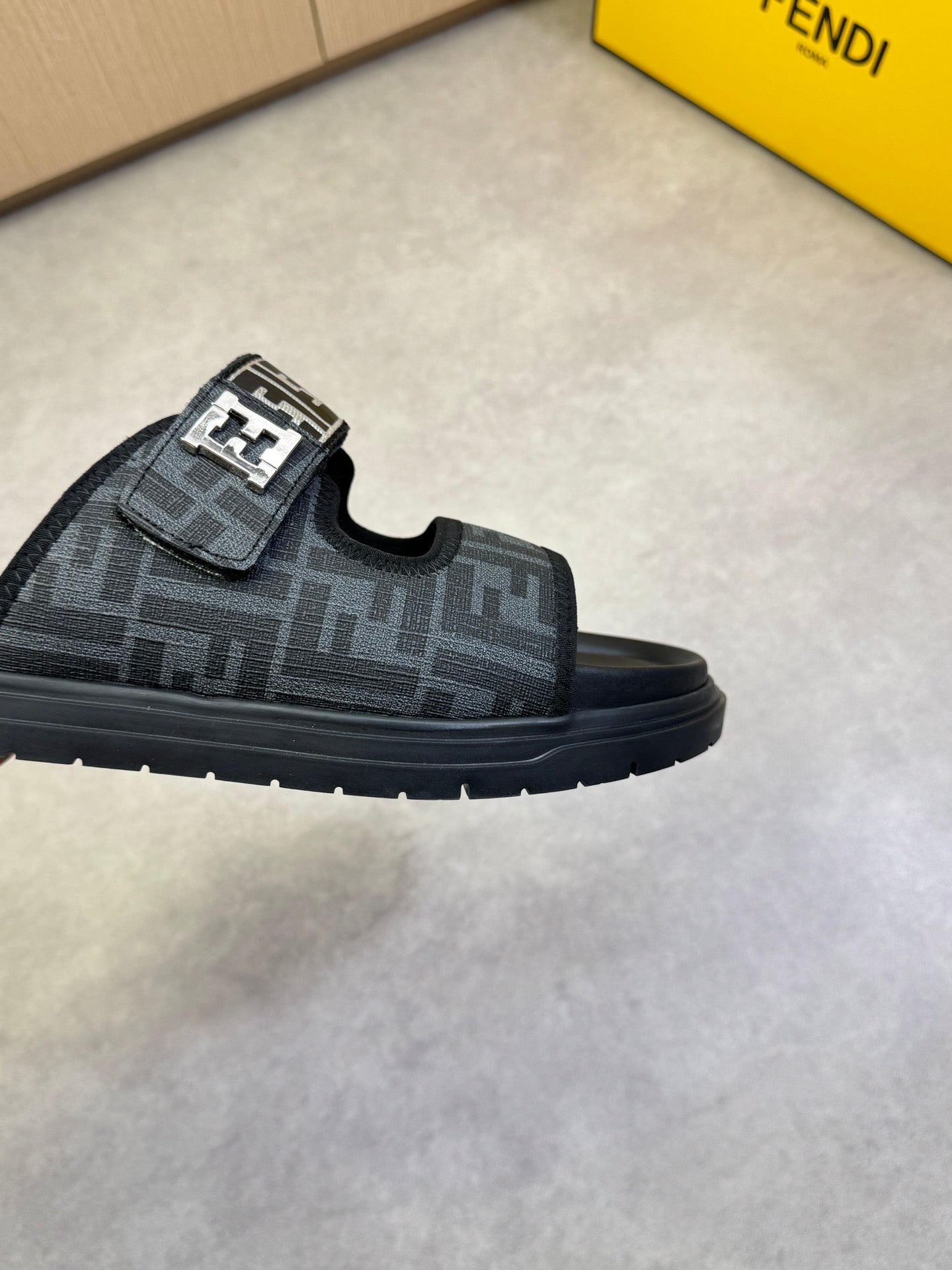 LuxluxHouse Best Quality Sandals Fendi