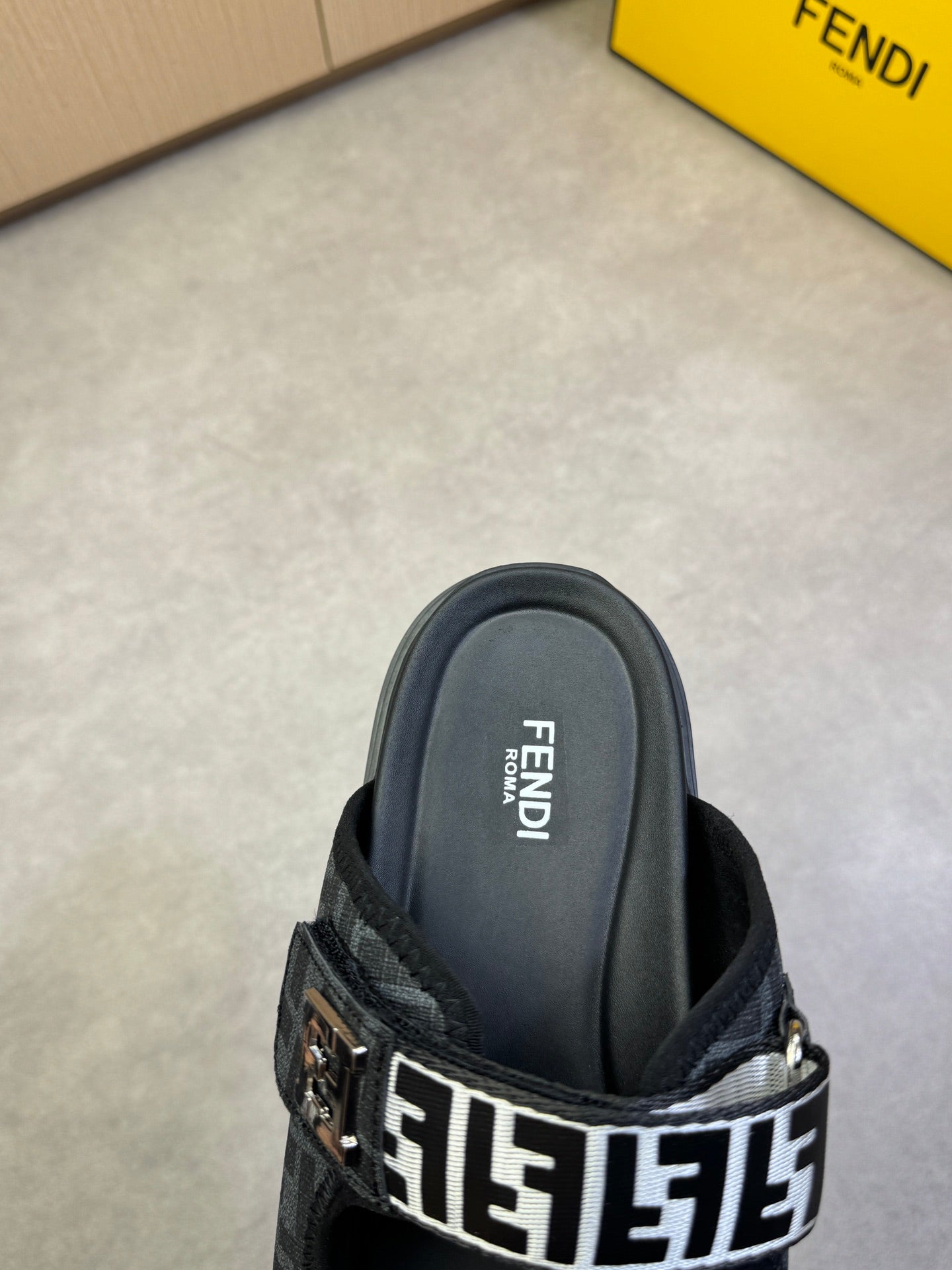 LuxluxHouse Best Quality Sandals Fendi