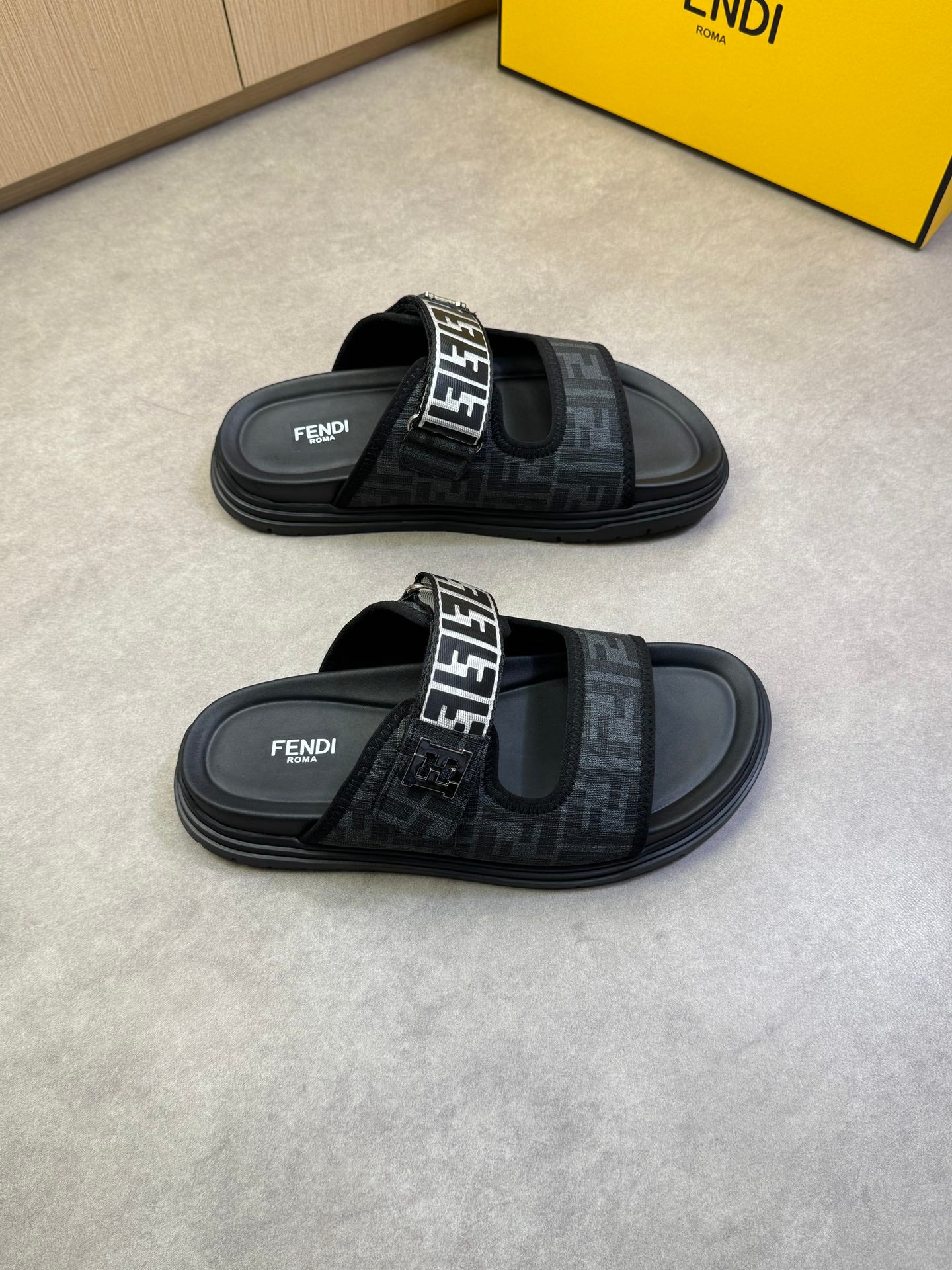 LuxluxHouse Best Quality Sandals Fendi