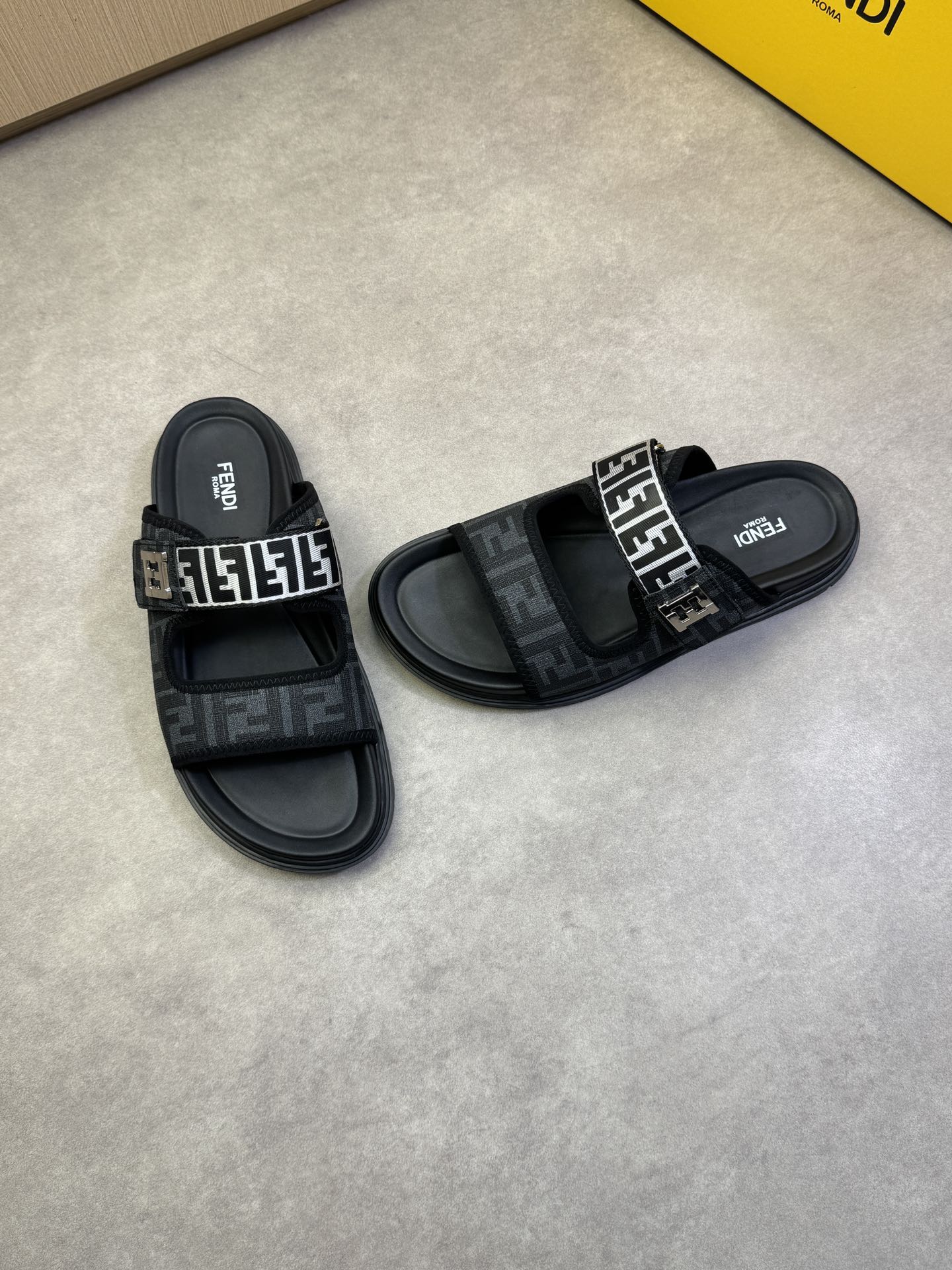 LuxluxHouse Best Quality Sandals Fendi