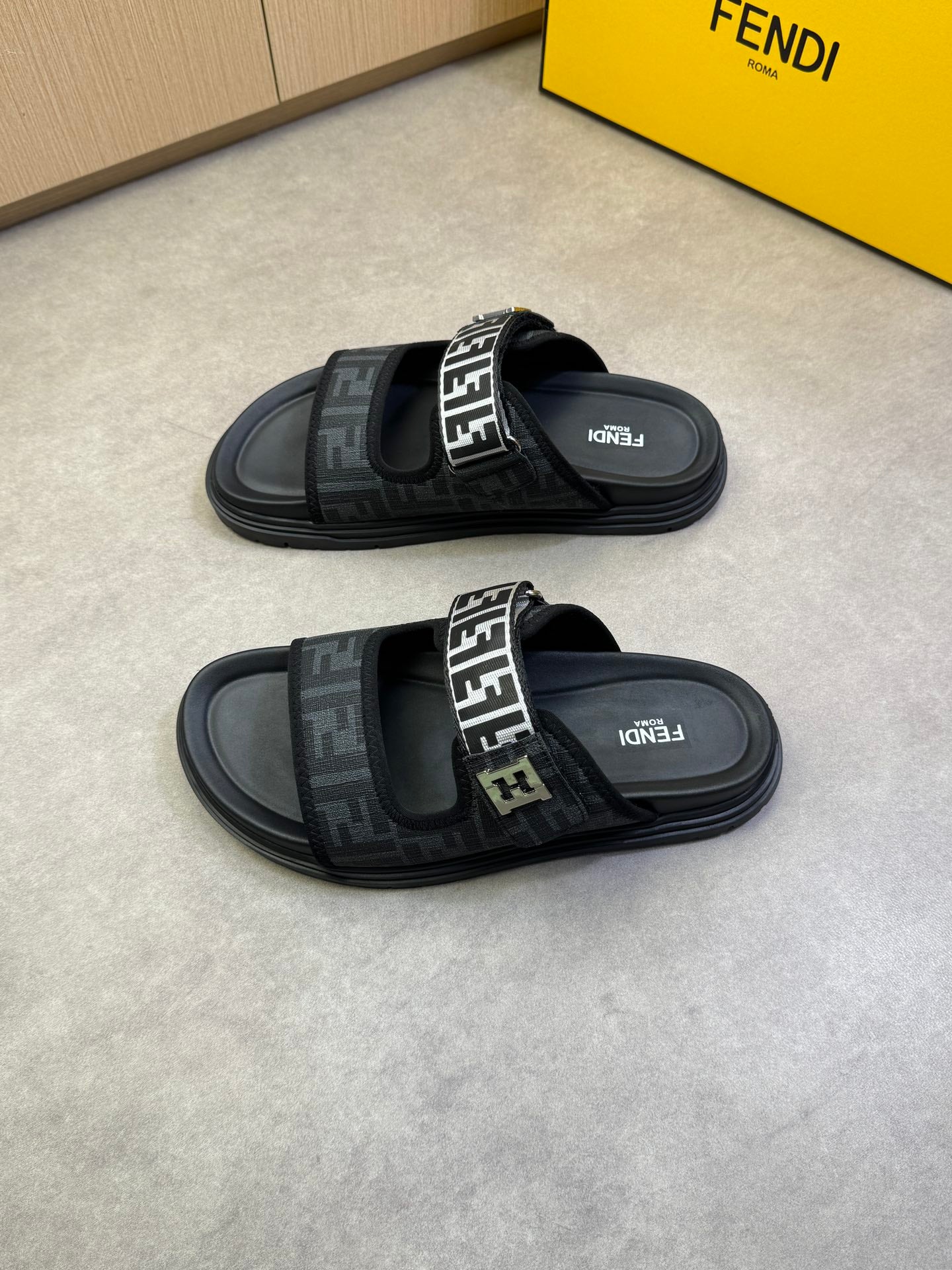 LuxluxHouse Best Quality Sandals Fendi