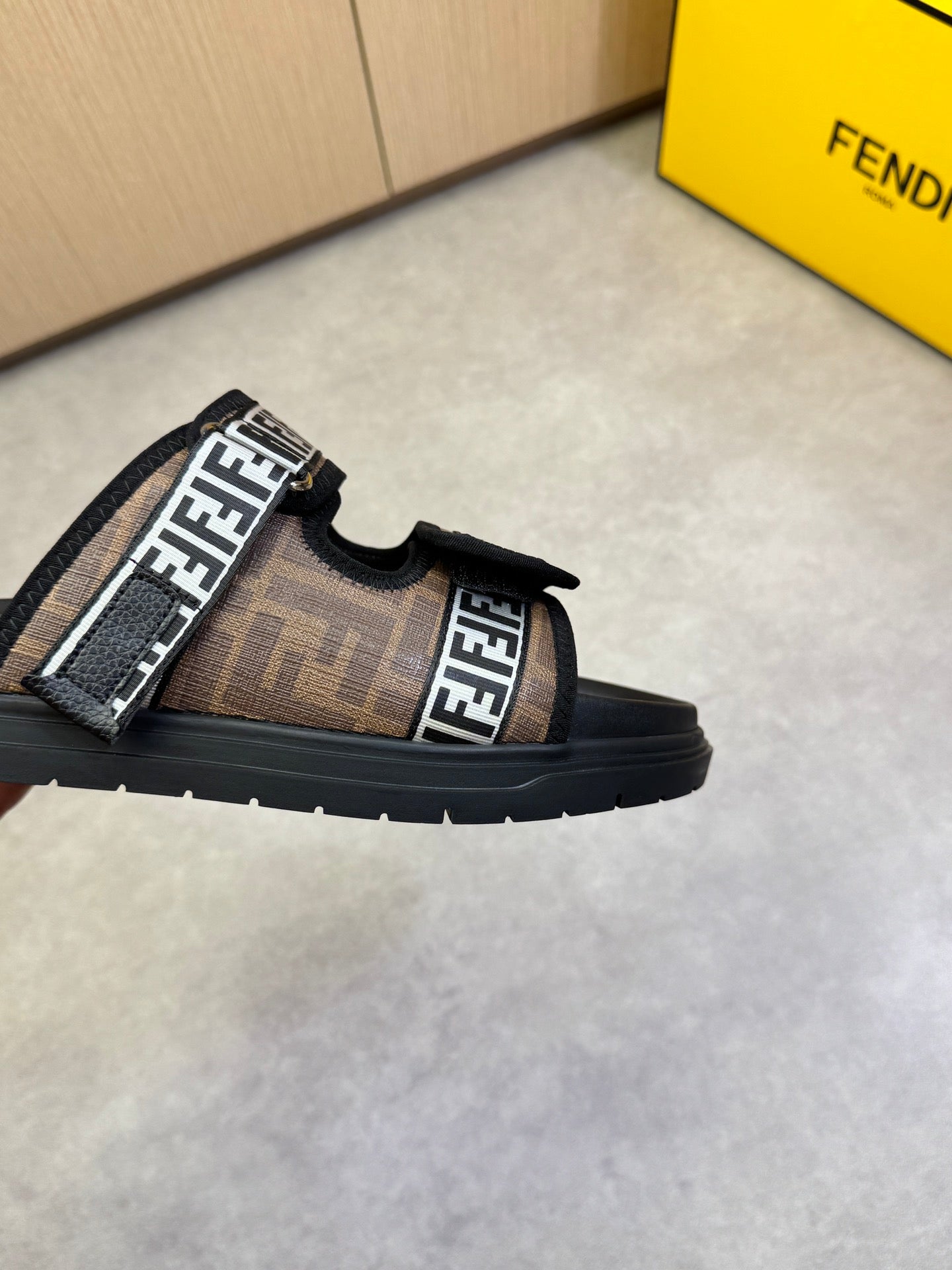 LuxluxHouse Best Quality Sandals Fendi