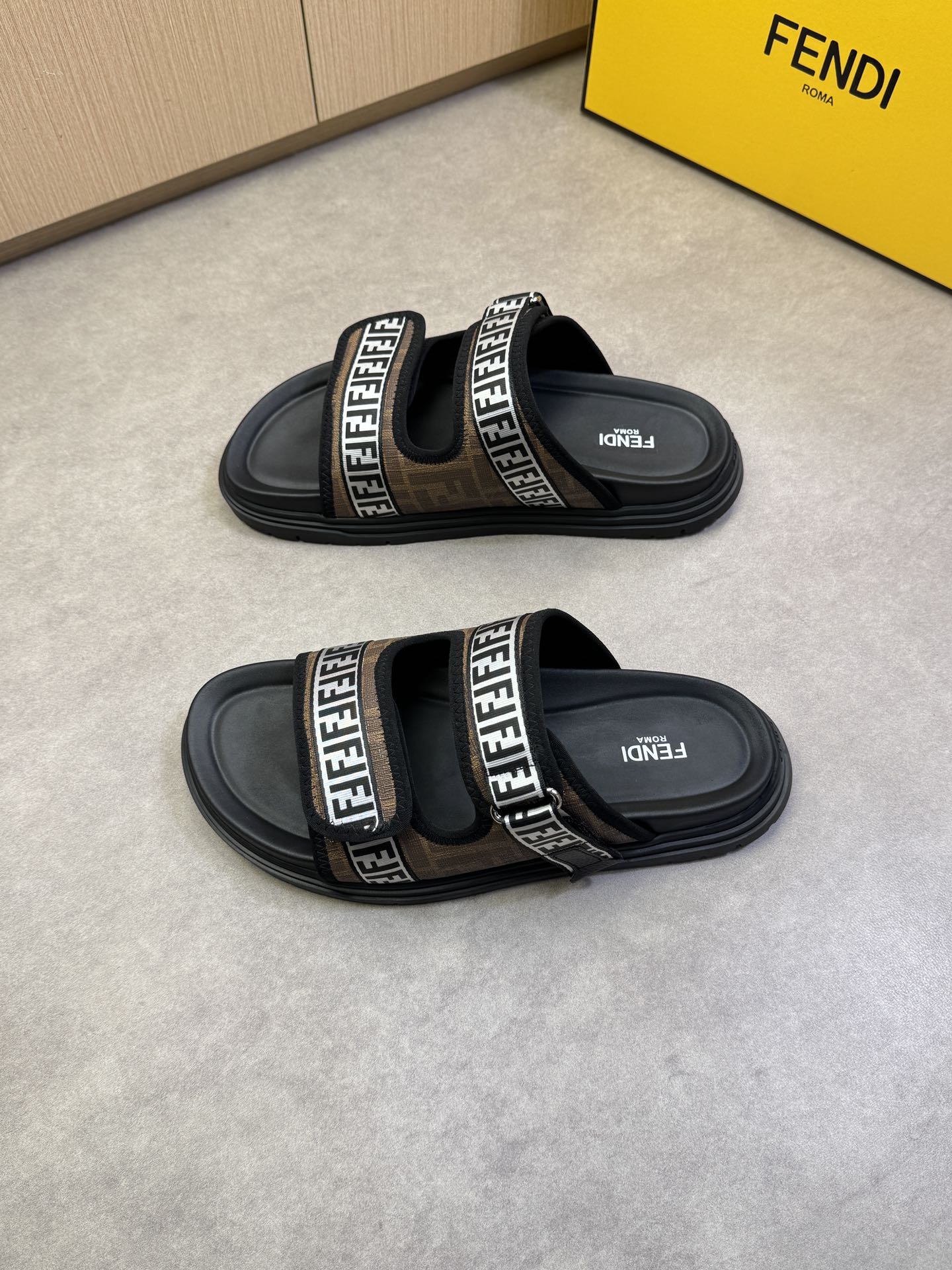 LuxluxHouse Best Quality Sandals Fendi