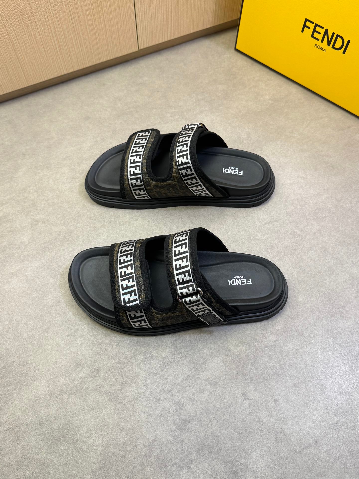 LuxluxHouse Best Quality Sandals Fendi