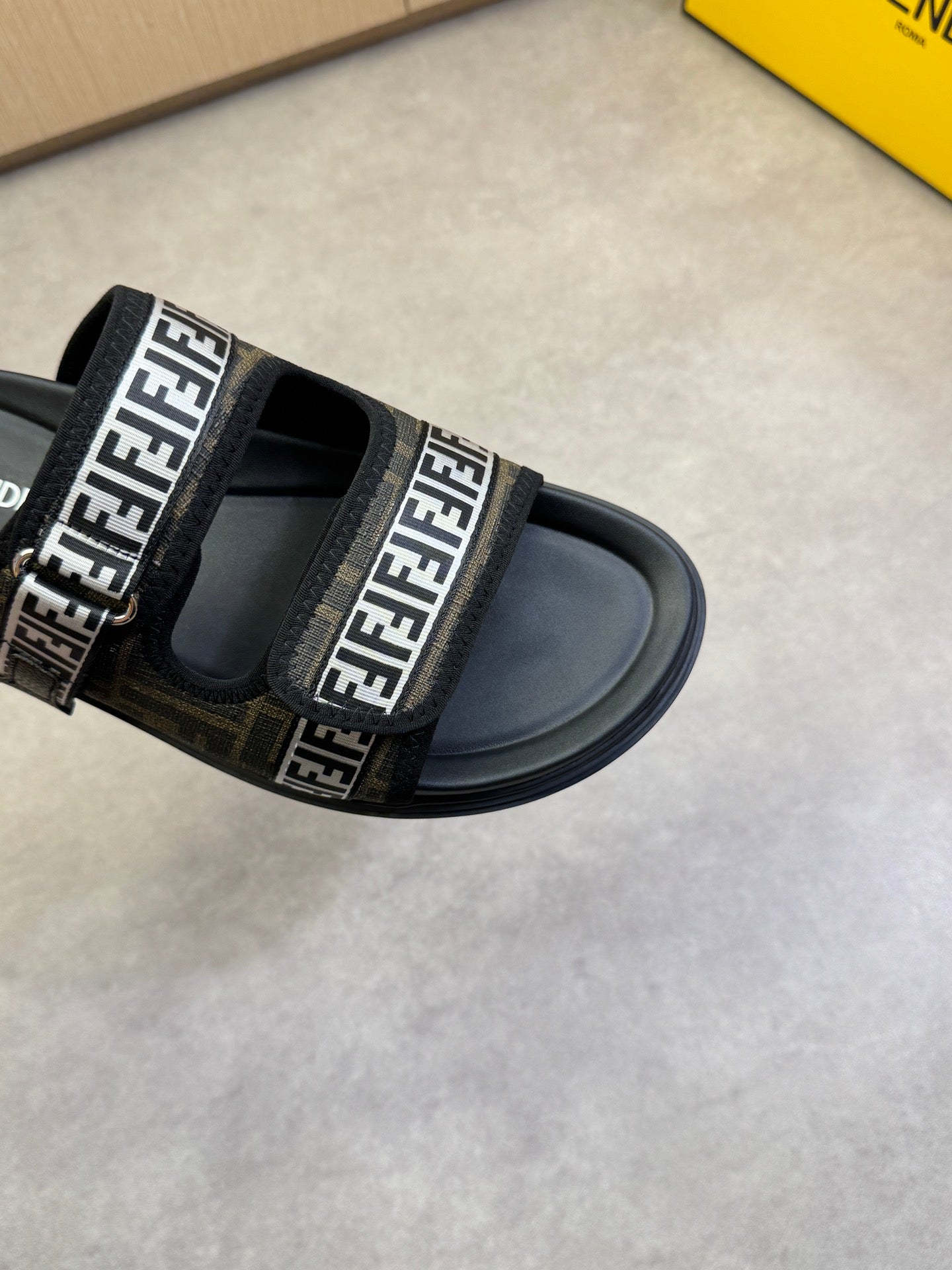 LuxluxHouse Best Quality Sandals Fendi