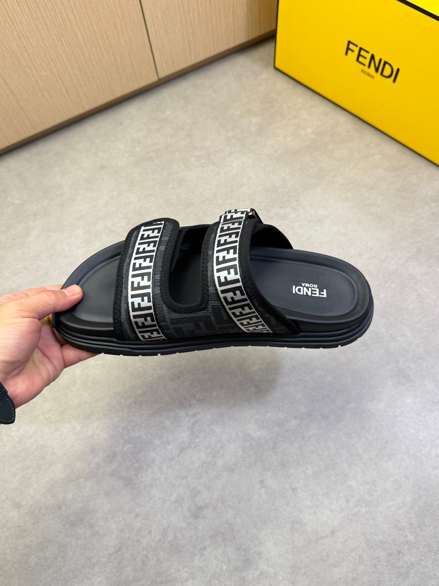 LuxluxHouse Best Quality Sandals Fendi