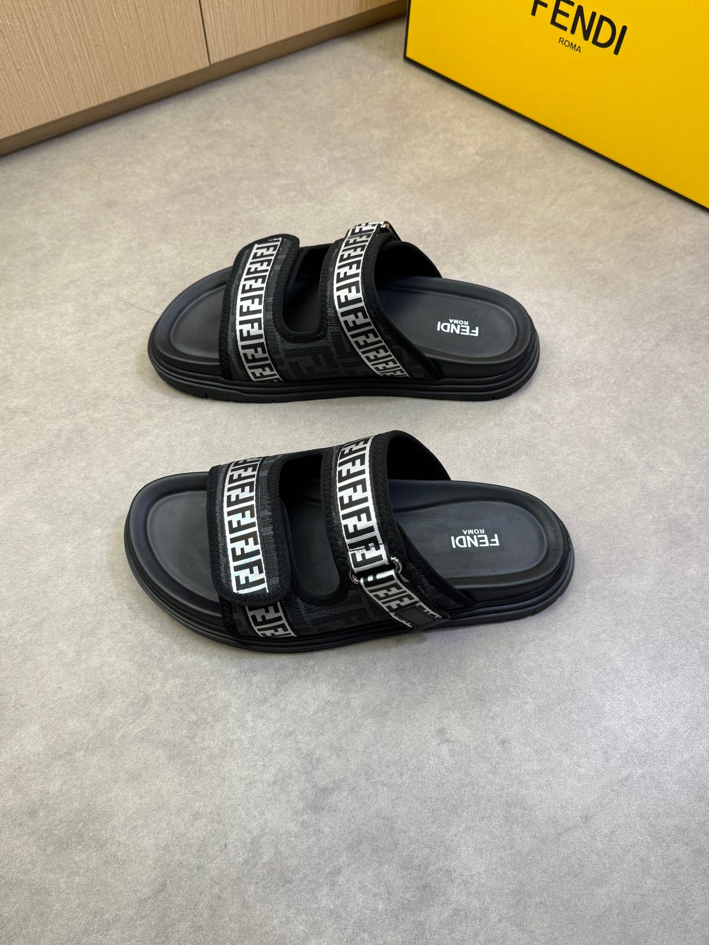 LuxluxHouse Best Quality Sandals Fendi