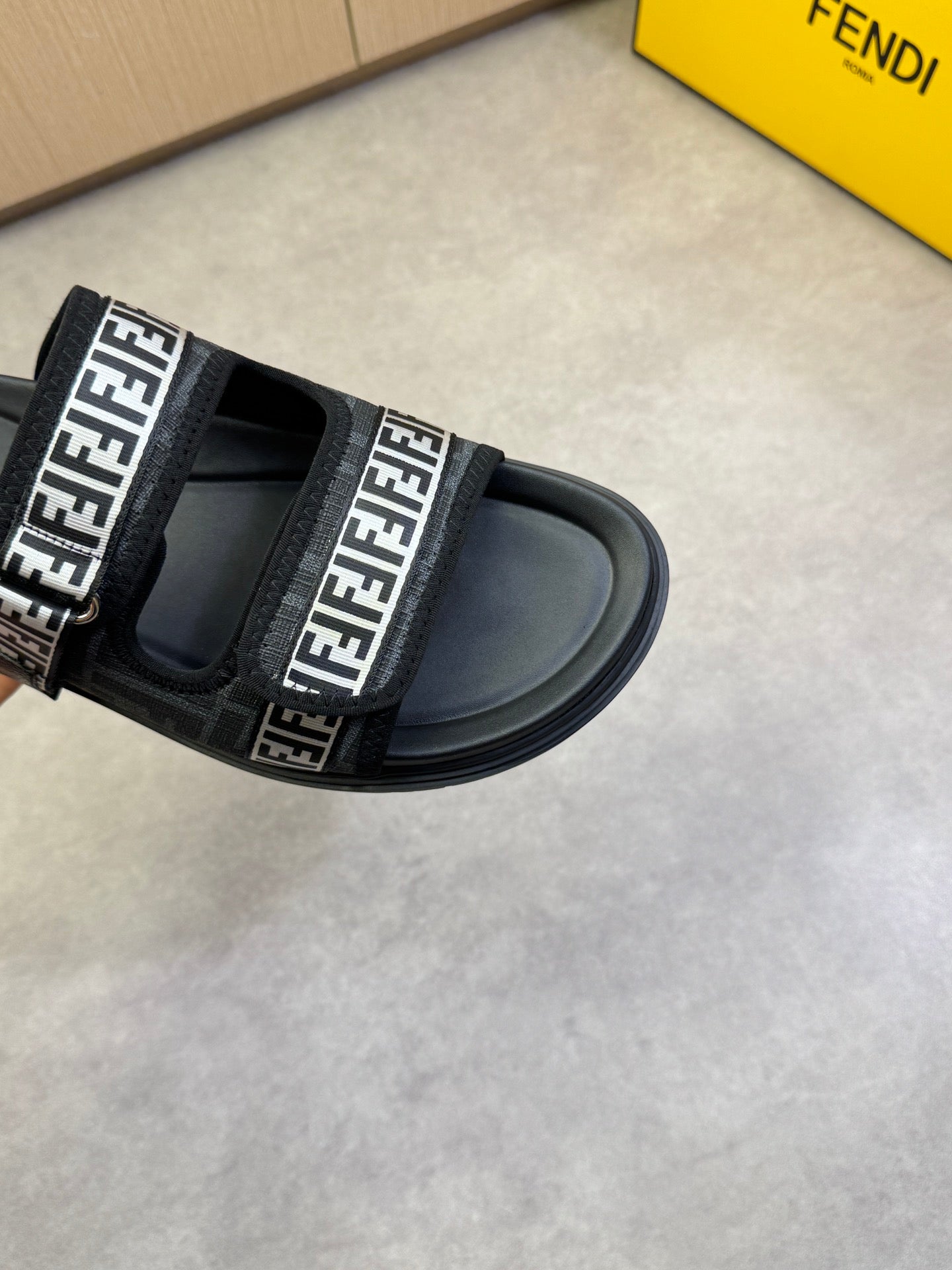 LuxluxHouse Best Quality Sandals Fendi