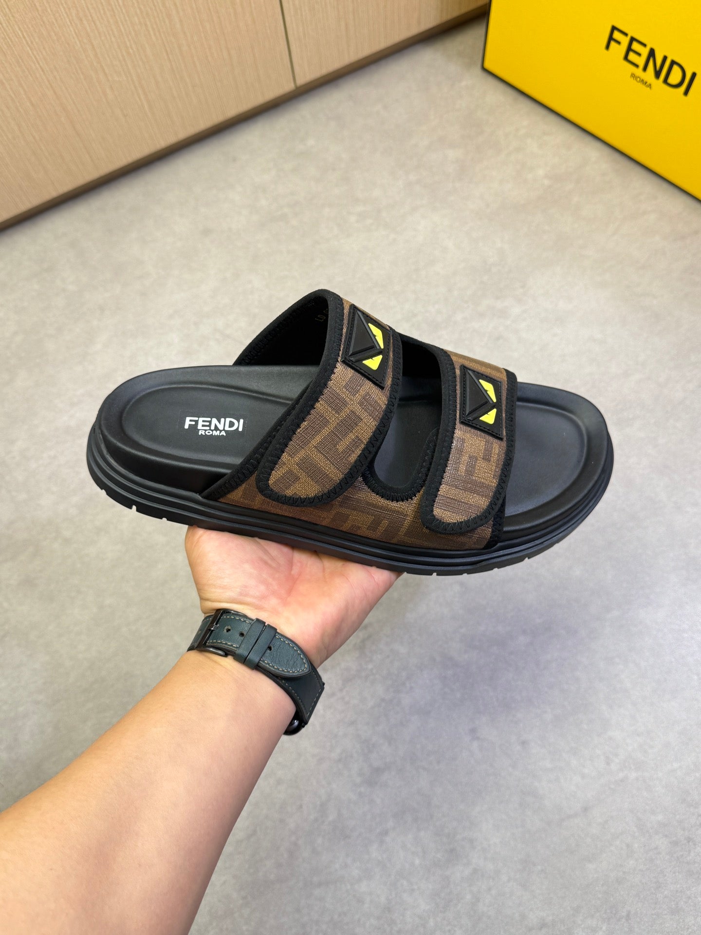 LuxluxHouse Best Quality Sandals Fendi