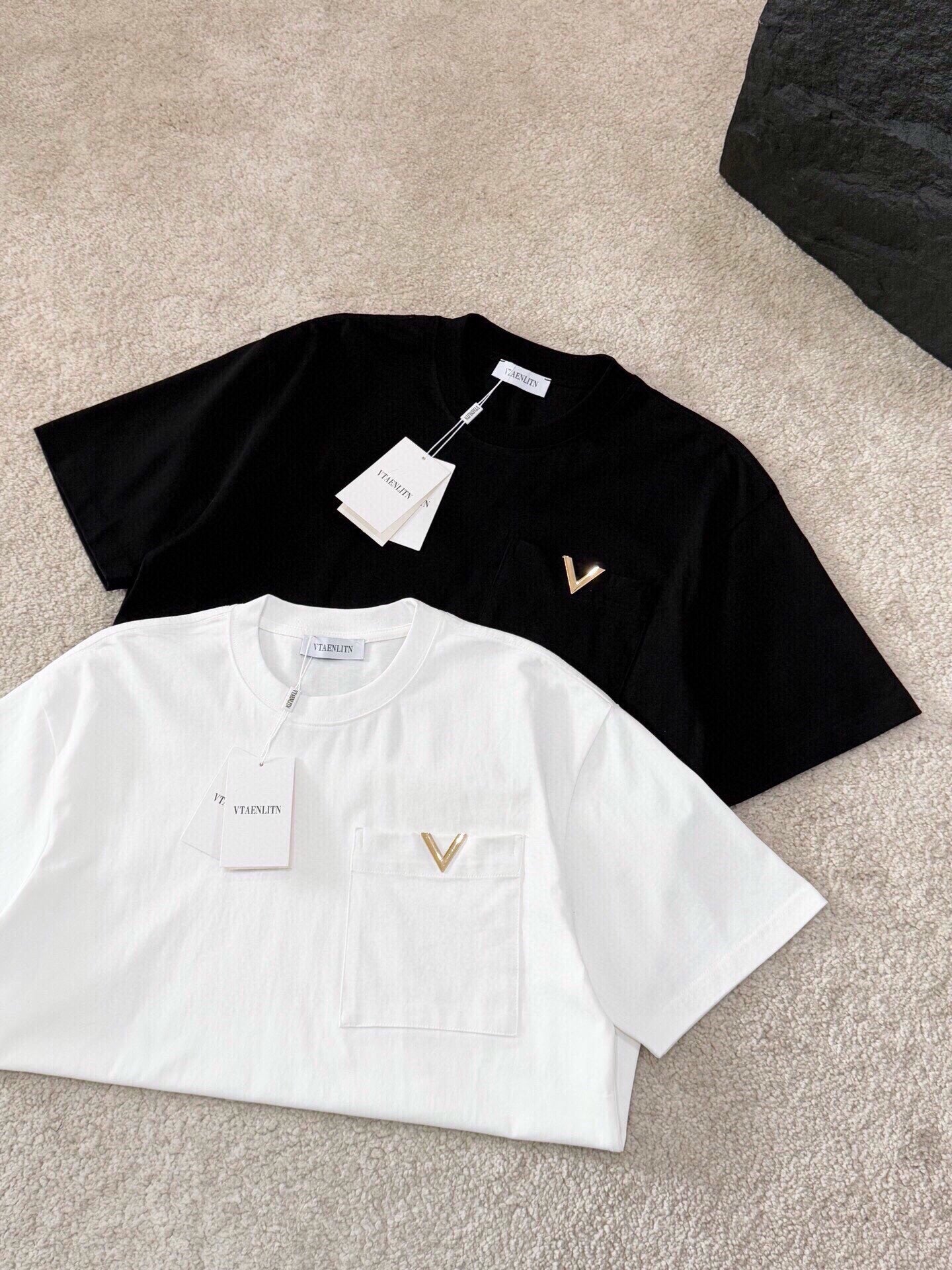 LuxluxHouse Best Quality Clothes Valentino T-shirt
