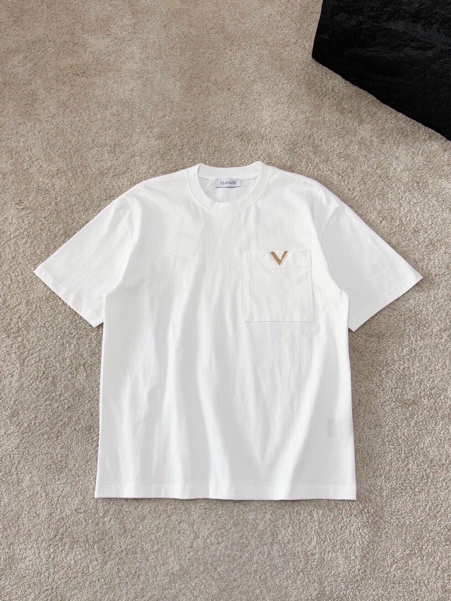 LuxluxHouse Best Quality Clothes Valentino T-shirt