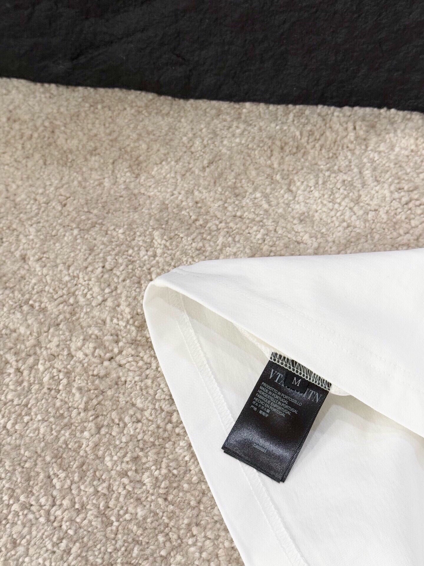 LuxluxHouse Best Quality Clothes Valentino T-shirt