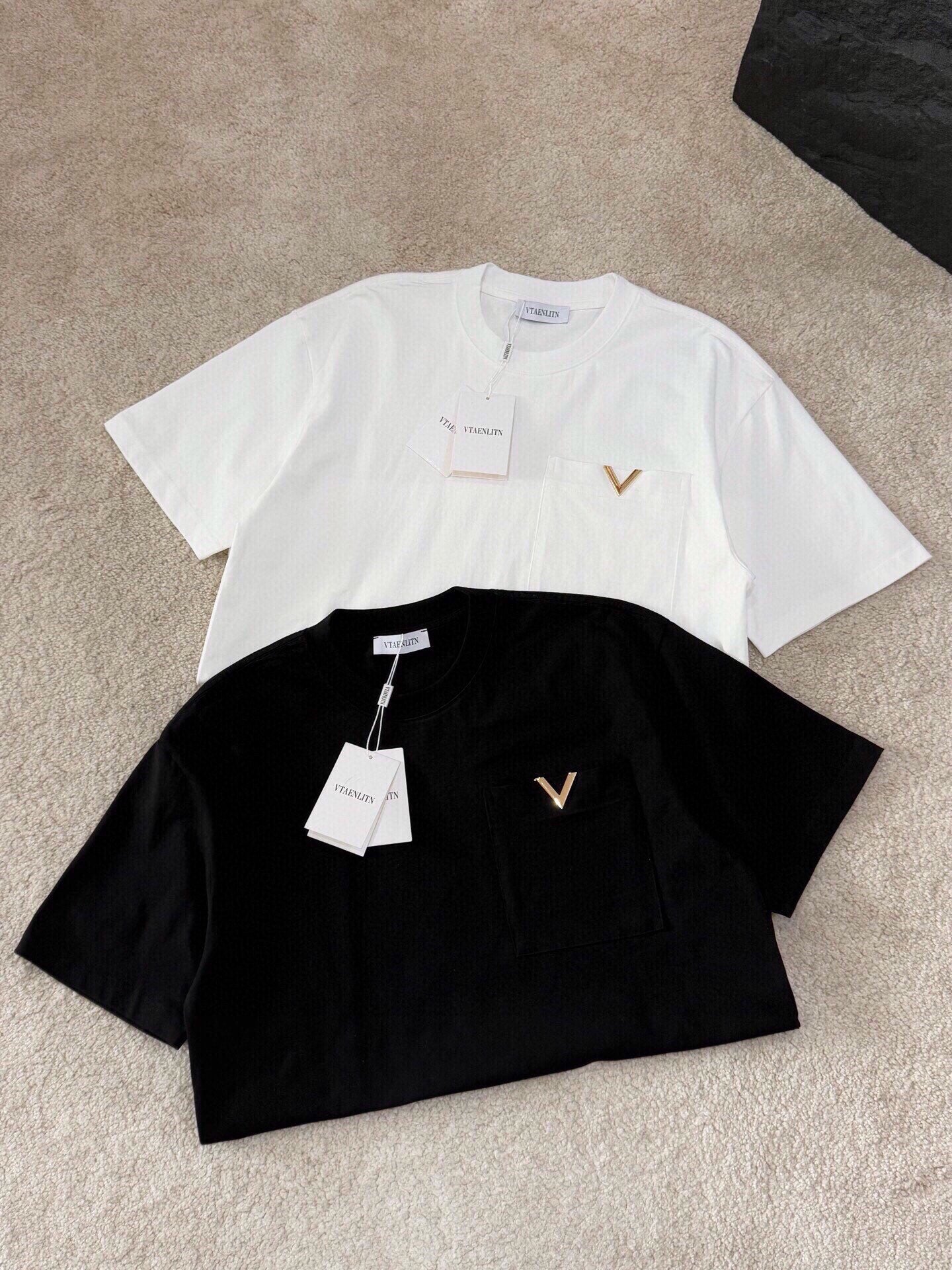 LuxluxHouse Best Quality Clothes Valentino T-shirt