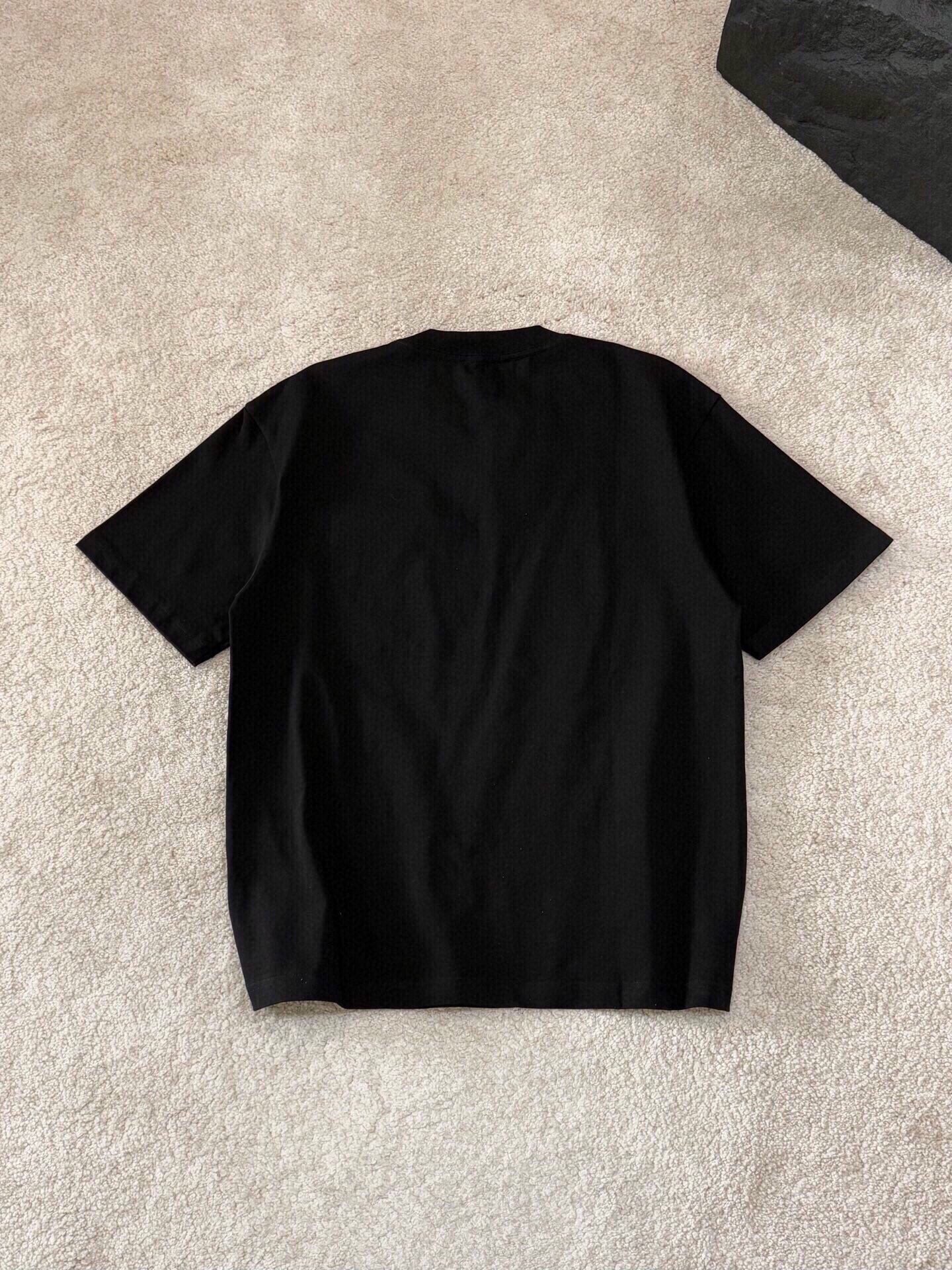 LuxluxHouse Best Quality Clothes Valentino T-shirt