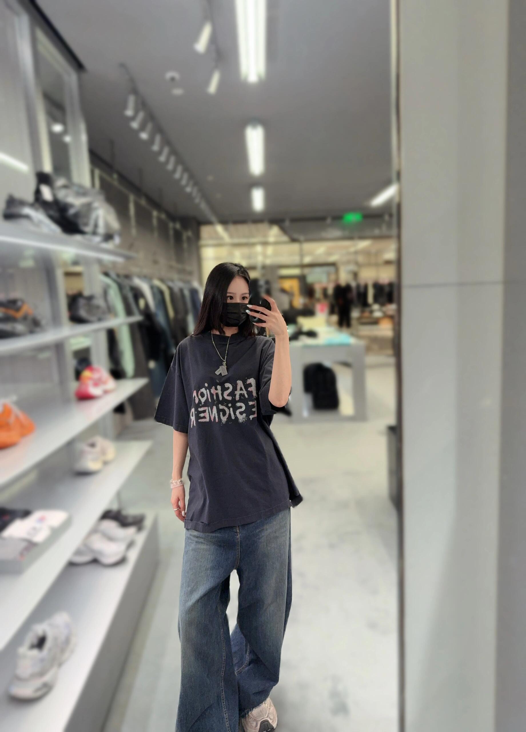 LuxluxHouse Best Quality Clothes Balenciaga T-shirt