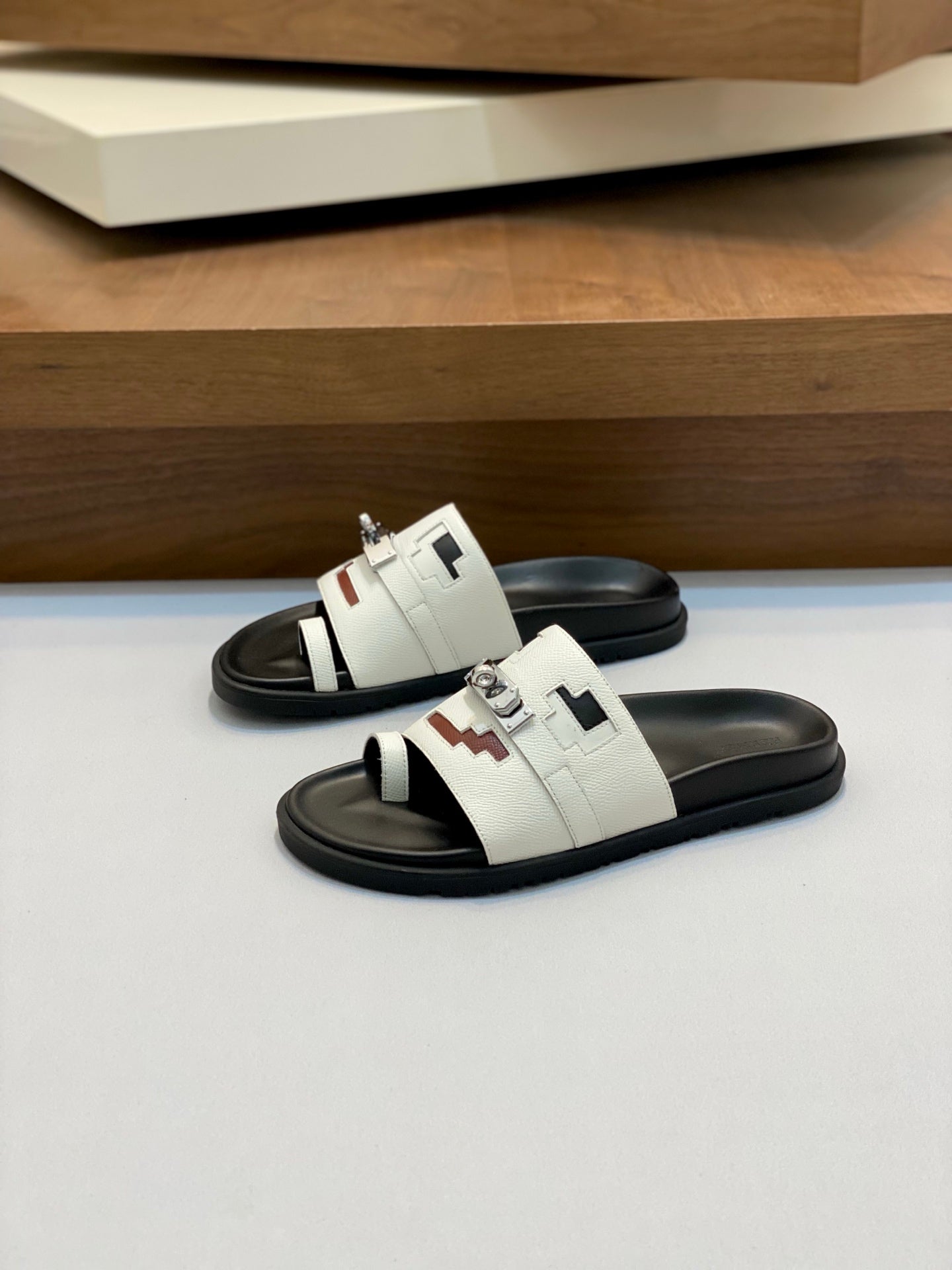 LuxluxHouse Best Quality Sandals Hermes