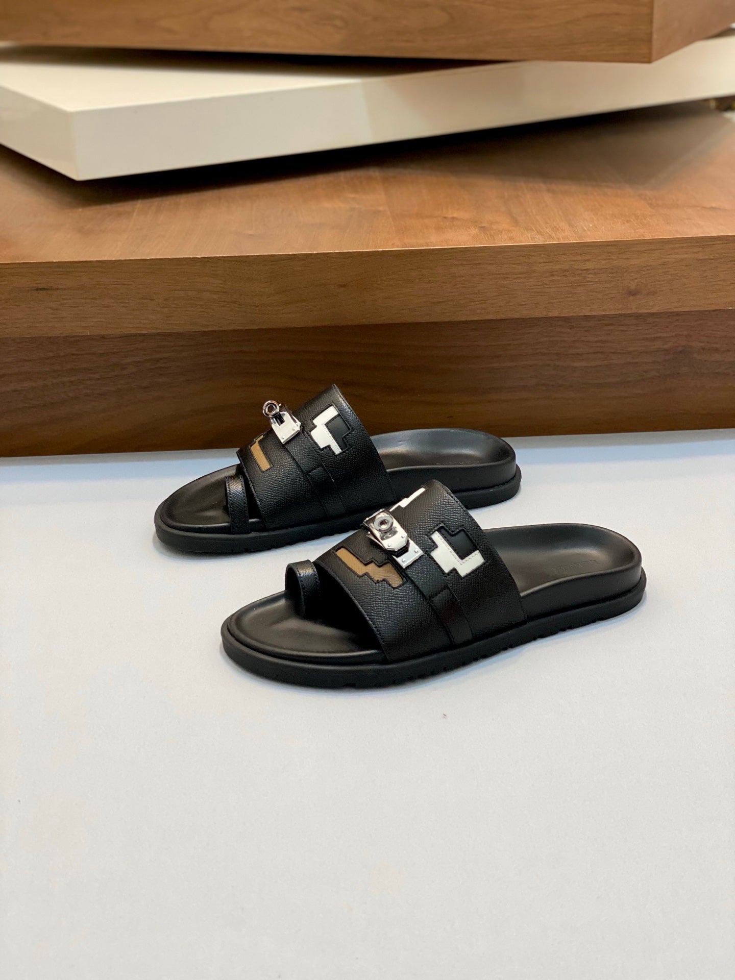 LuxluxHouse Best Quality Sandals Hermes