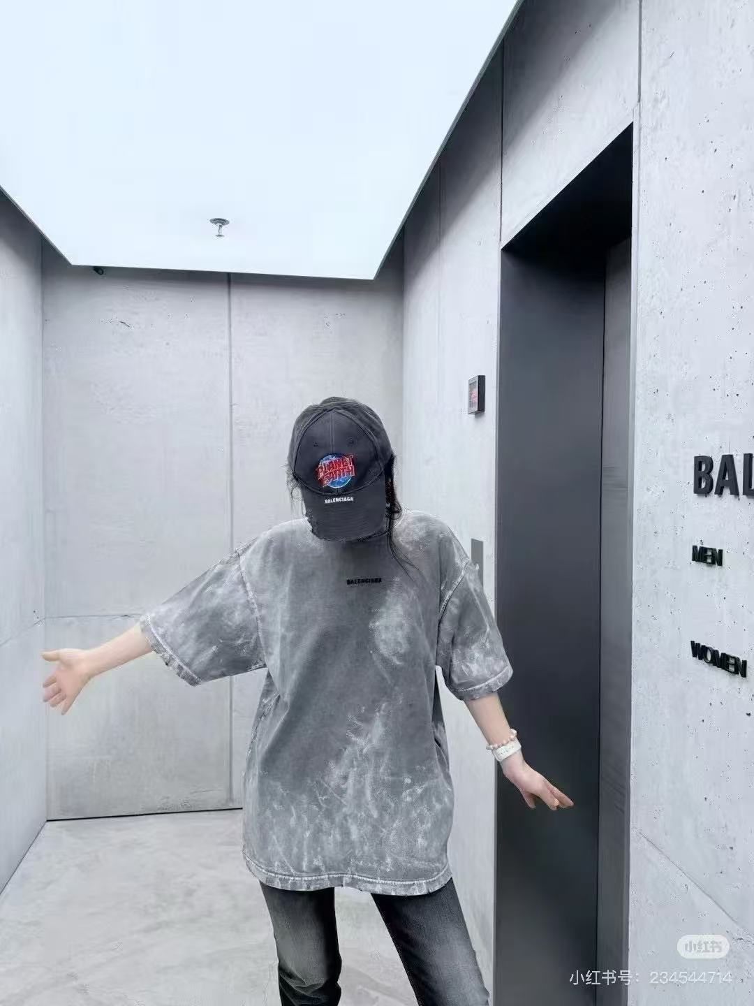 LuxluxHouse Best Quality Clothes Balenciaga T-shirt