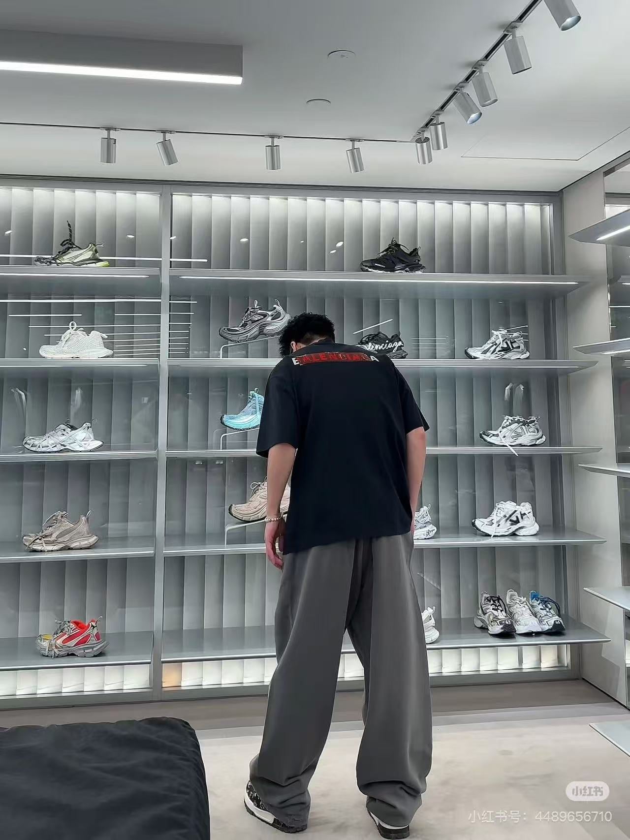 LuxluxHouse Best Quality Clothes Balenciaga T-shirt