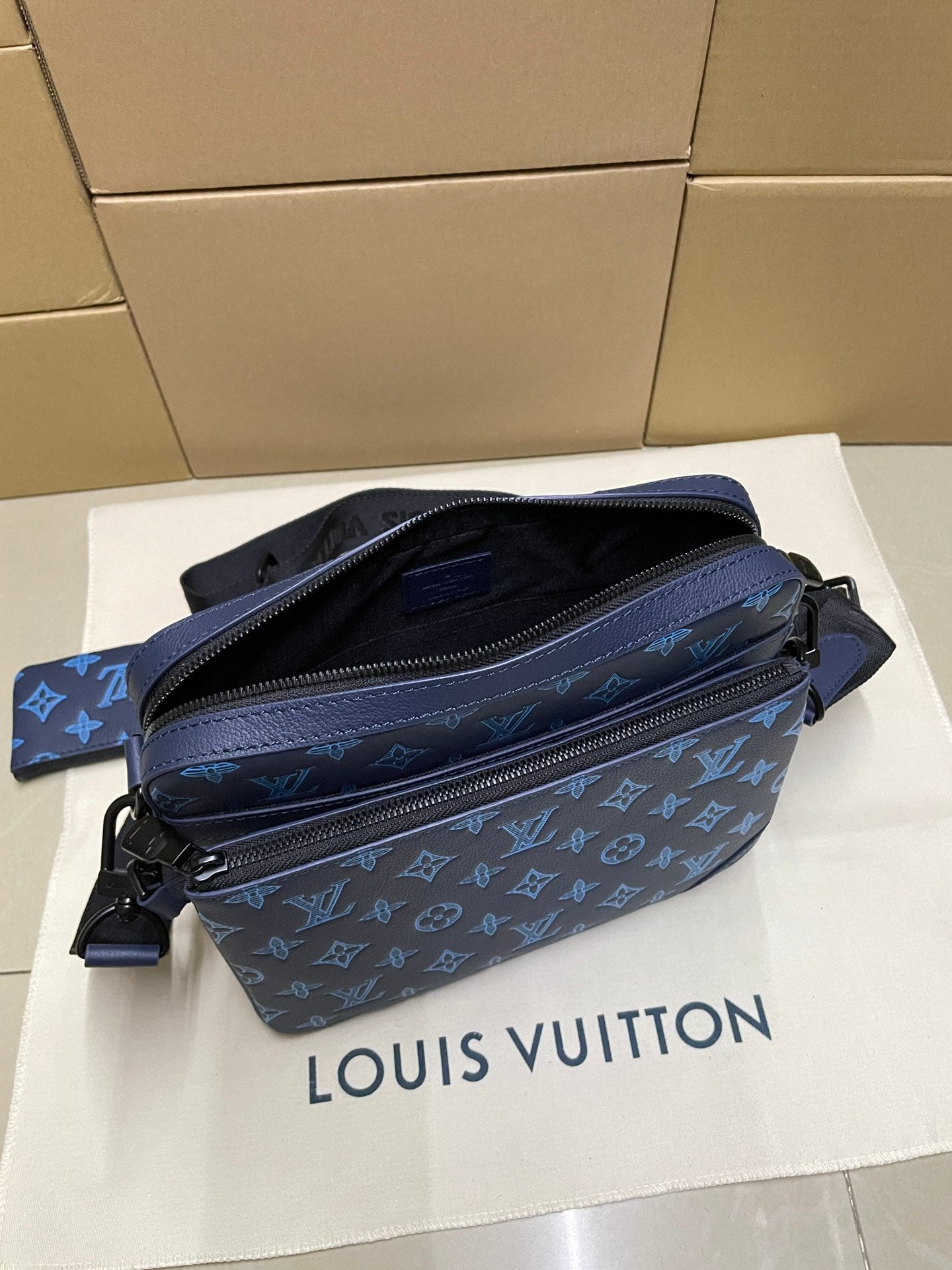 LuxluxHouse Best Quality Bags Louis Vuitton Women Men