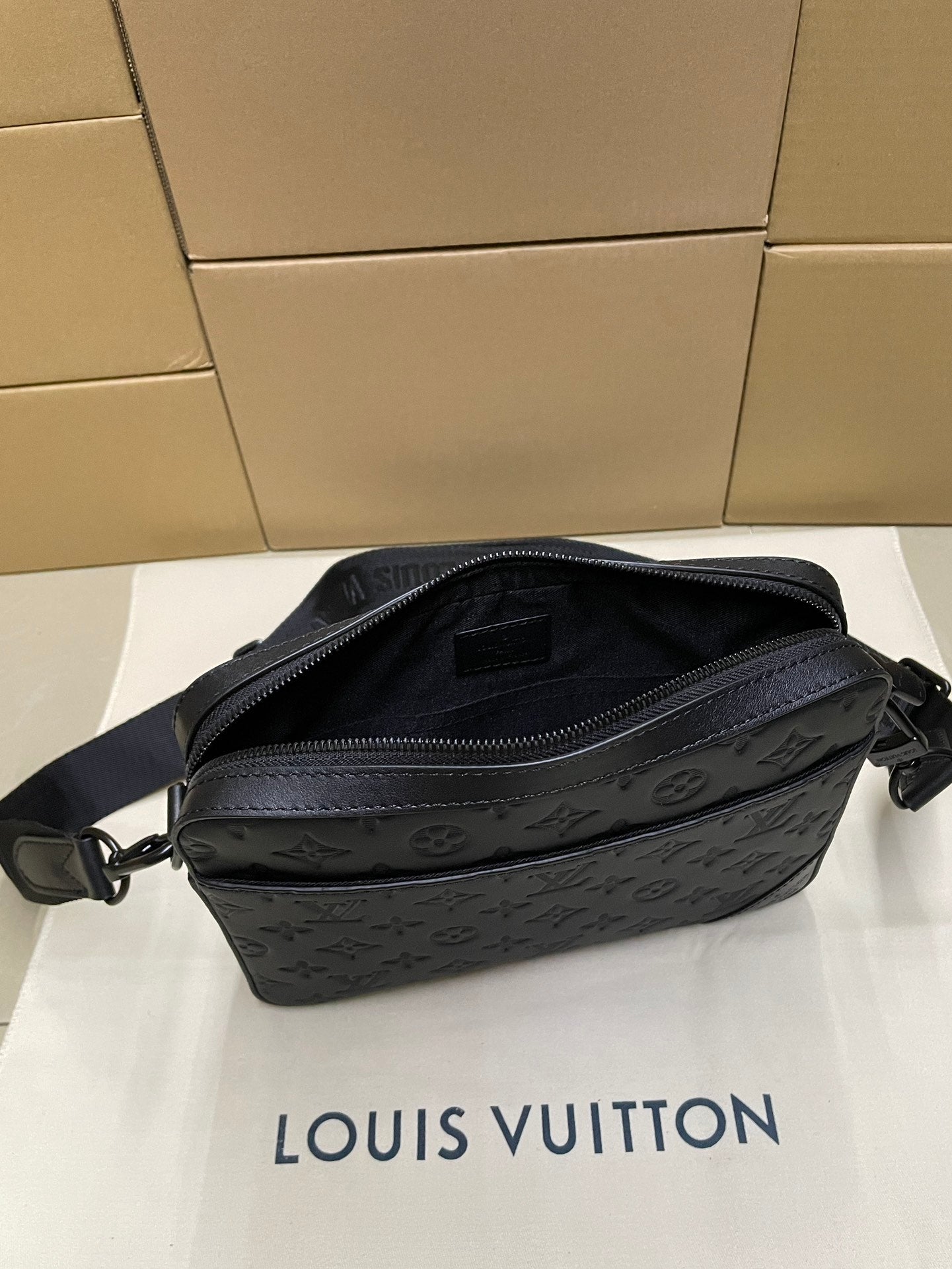 LuxluxHouse Best Quality Bags Louis Vuitton Women Men