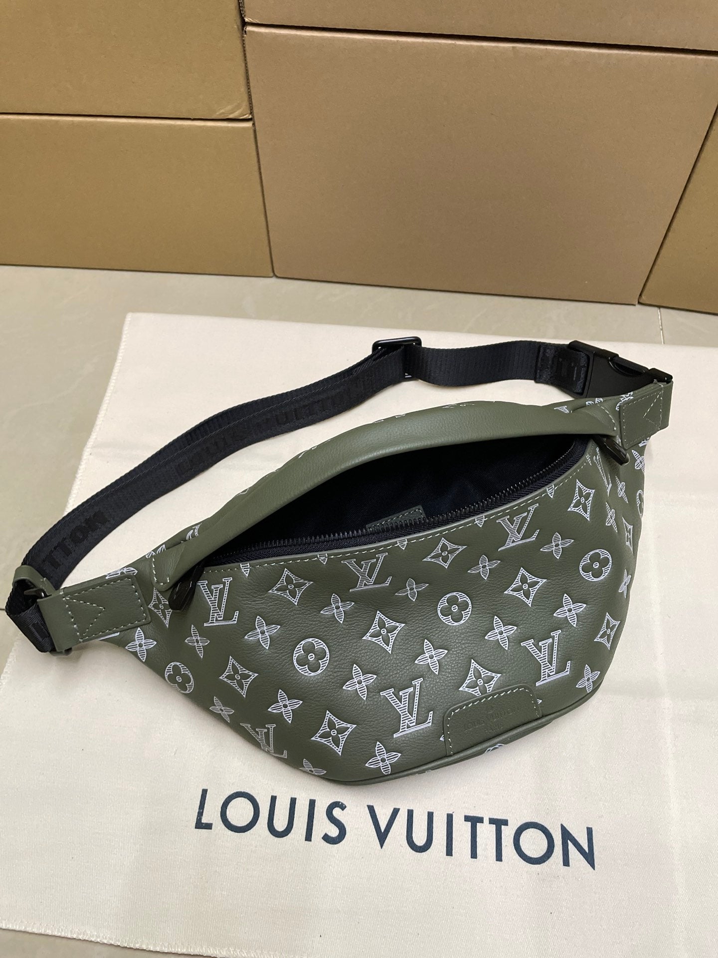LuxluxHouse Best Quality Bags Louis Vuitton Men
