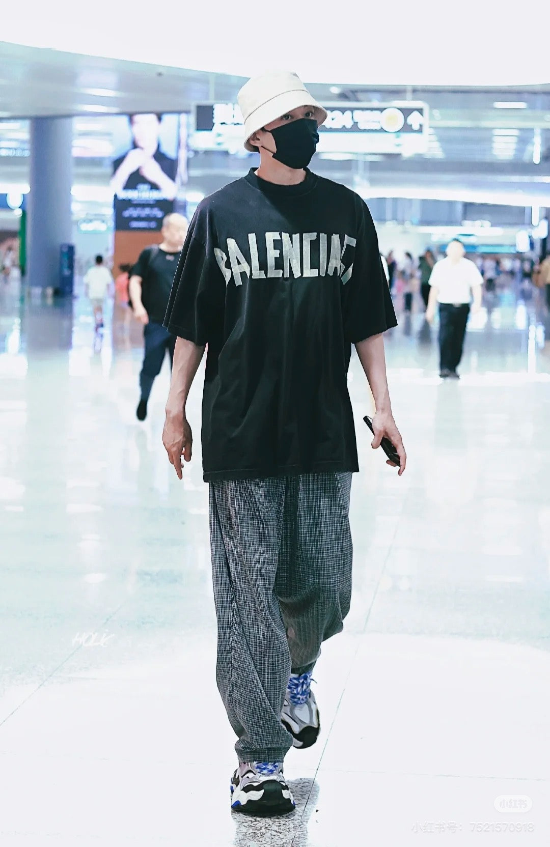 LuxluxHouse Best Quality Clothes Balenciaga T-shirt