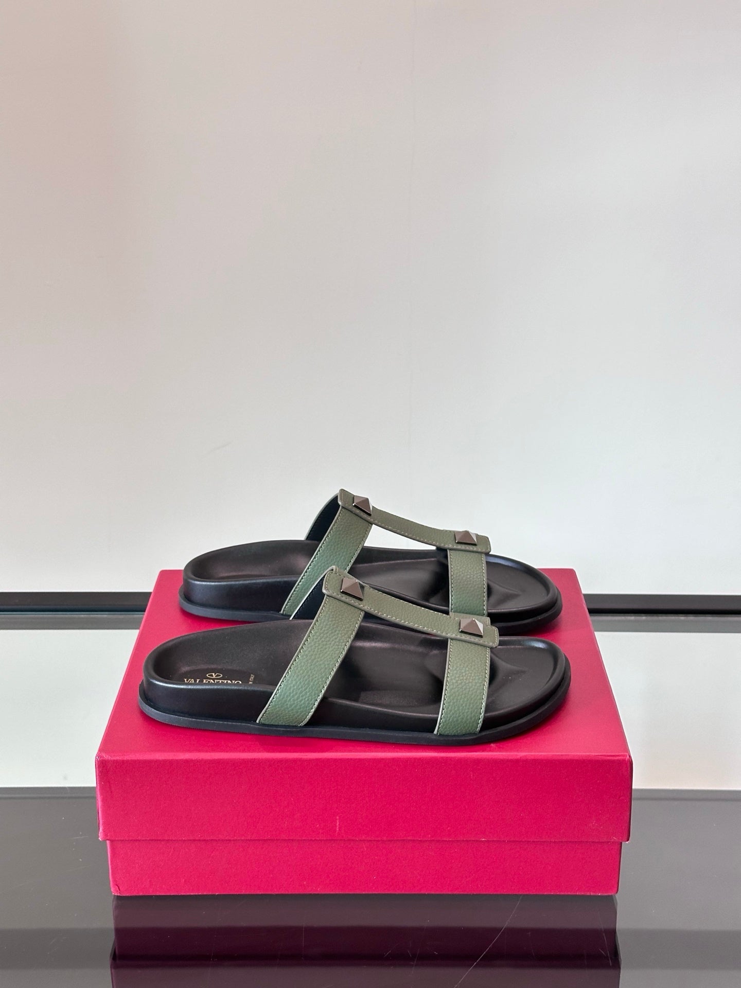 LuxluxHouse Best Quality Sandals Valentino