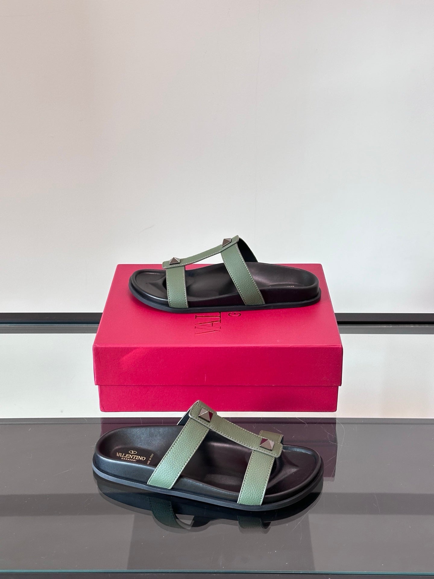 LuxluxHouse Best Quality Sandals Valentino