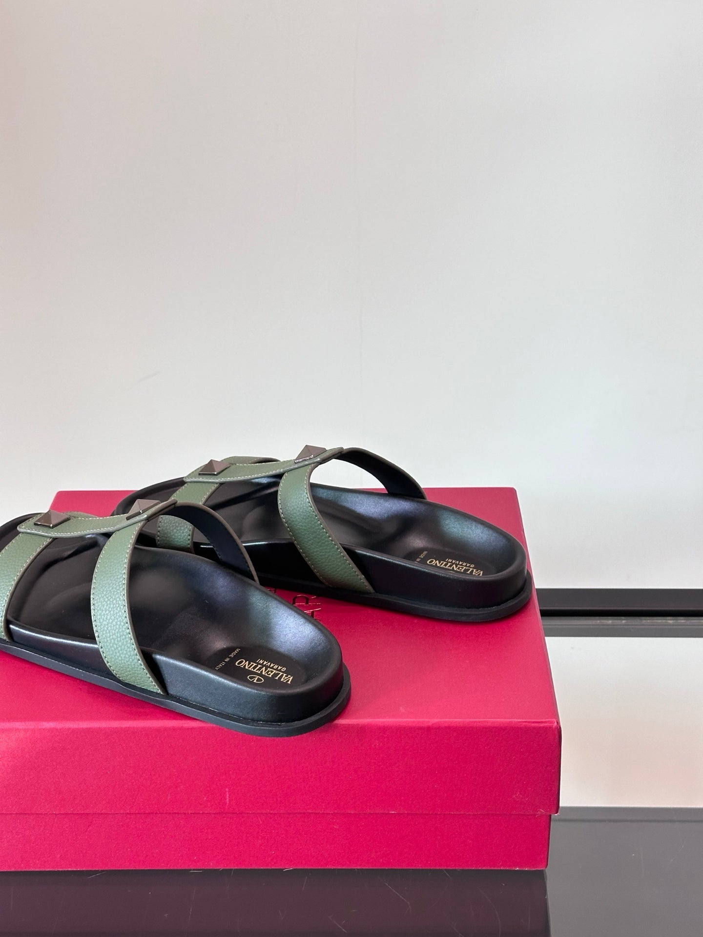 LuxluxHouse Best Quality Sandals Valentino