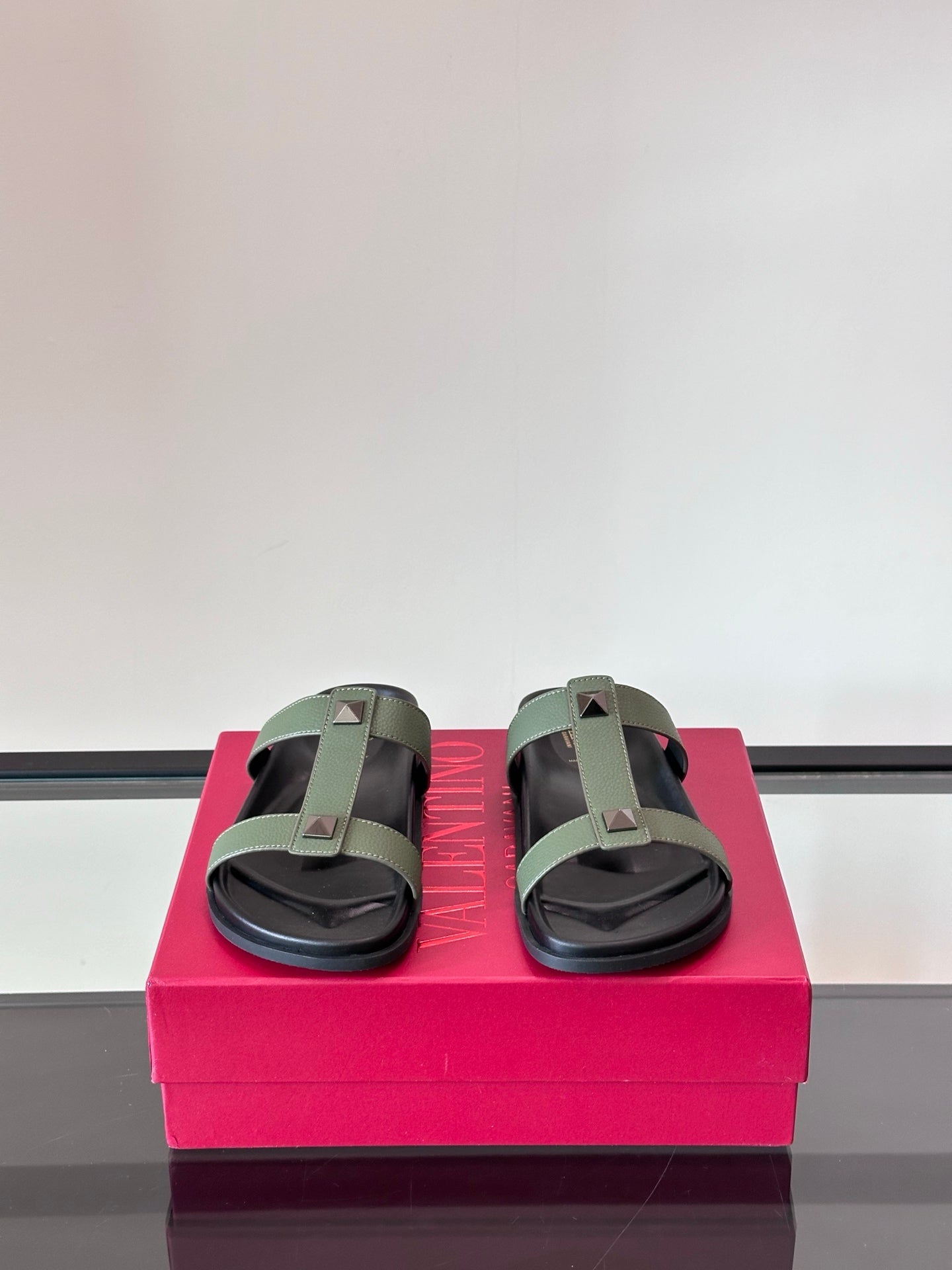 LuxluxHouse Best Quality Sandals Valentino