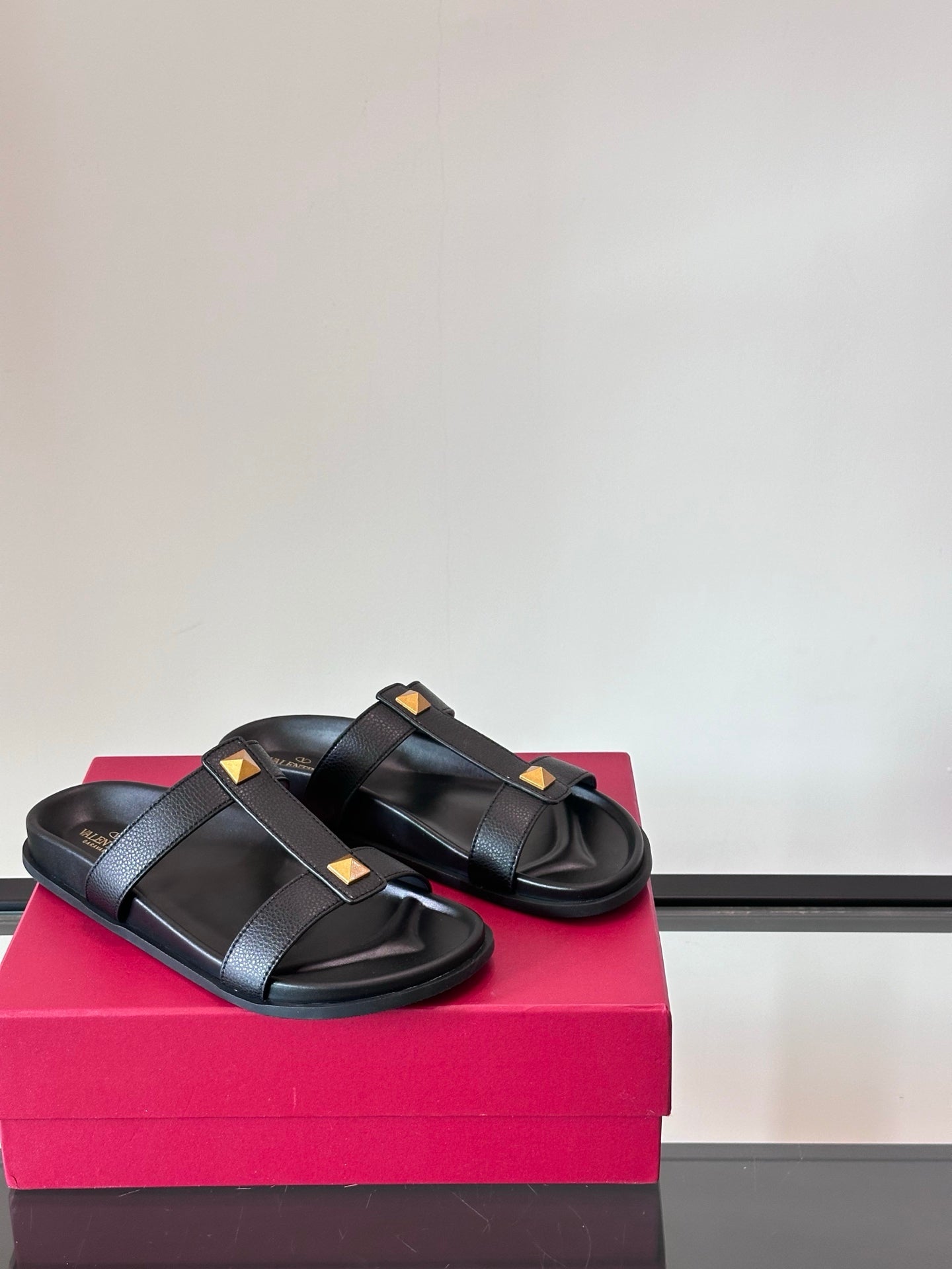 LuxluxHouse Best Quality Sandals Valentino