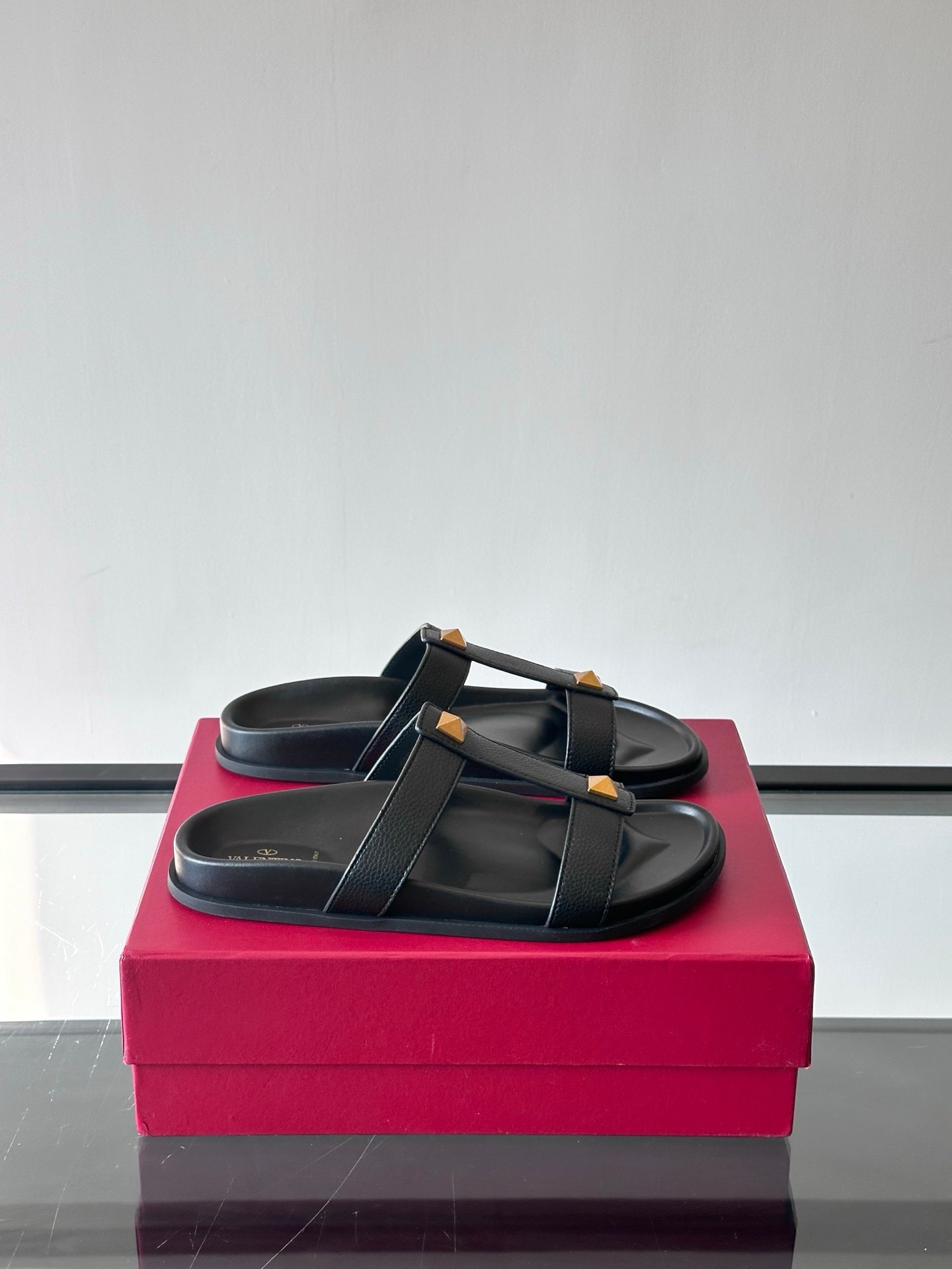 LuxluxHouse Best Quality Sandals Valentino