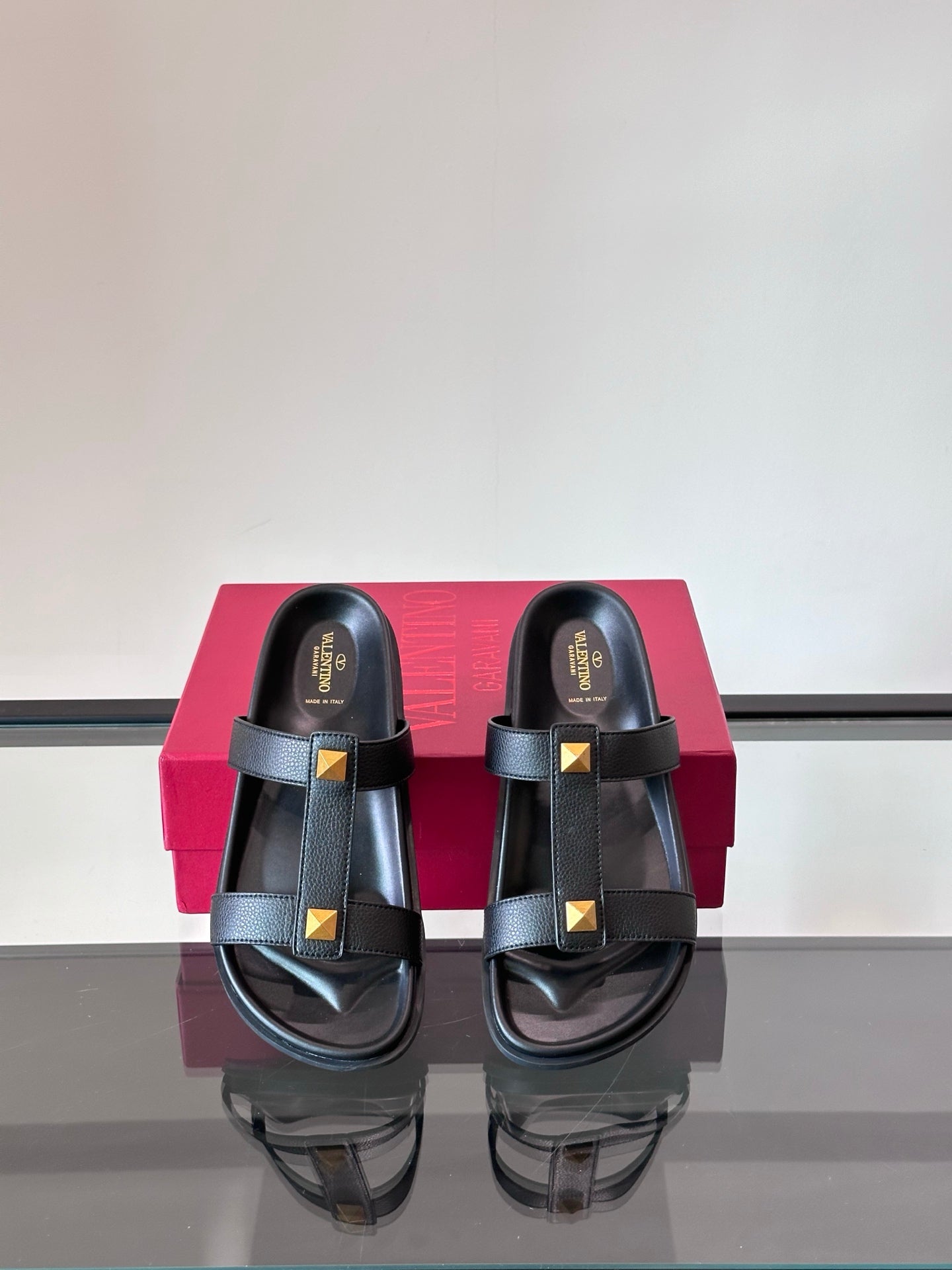 LuxluxHouse Best Quality Sandals Valentino