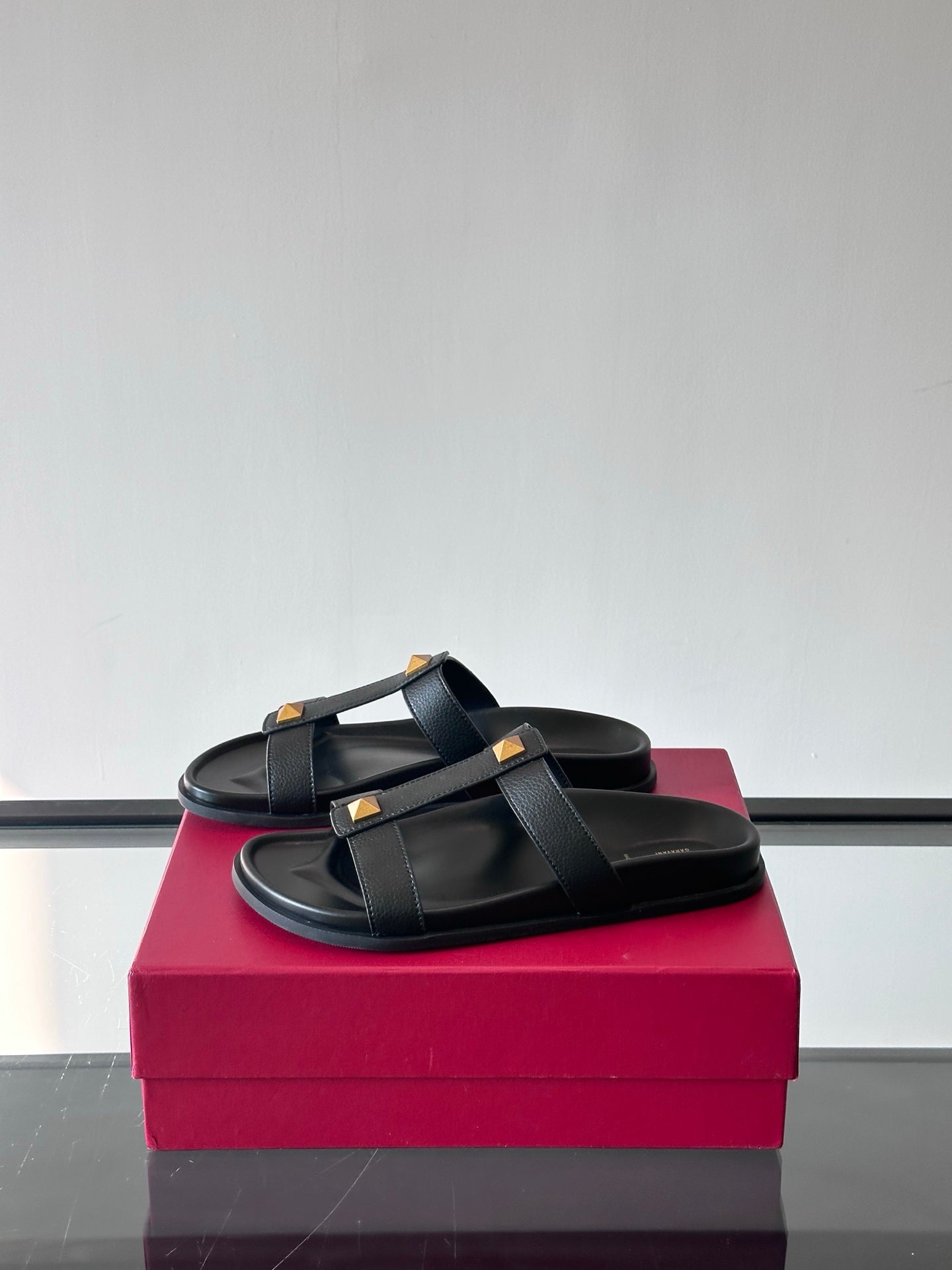 LuxluxHouse Best Quality Sandals Valentino