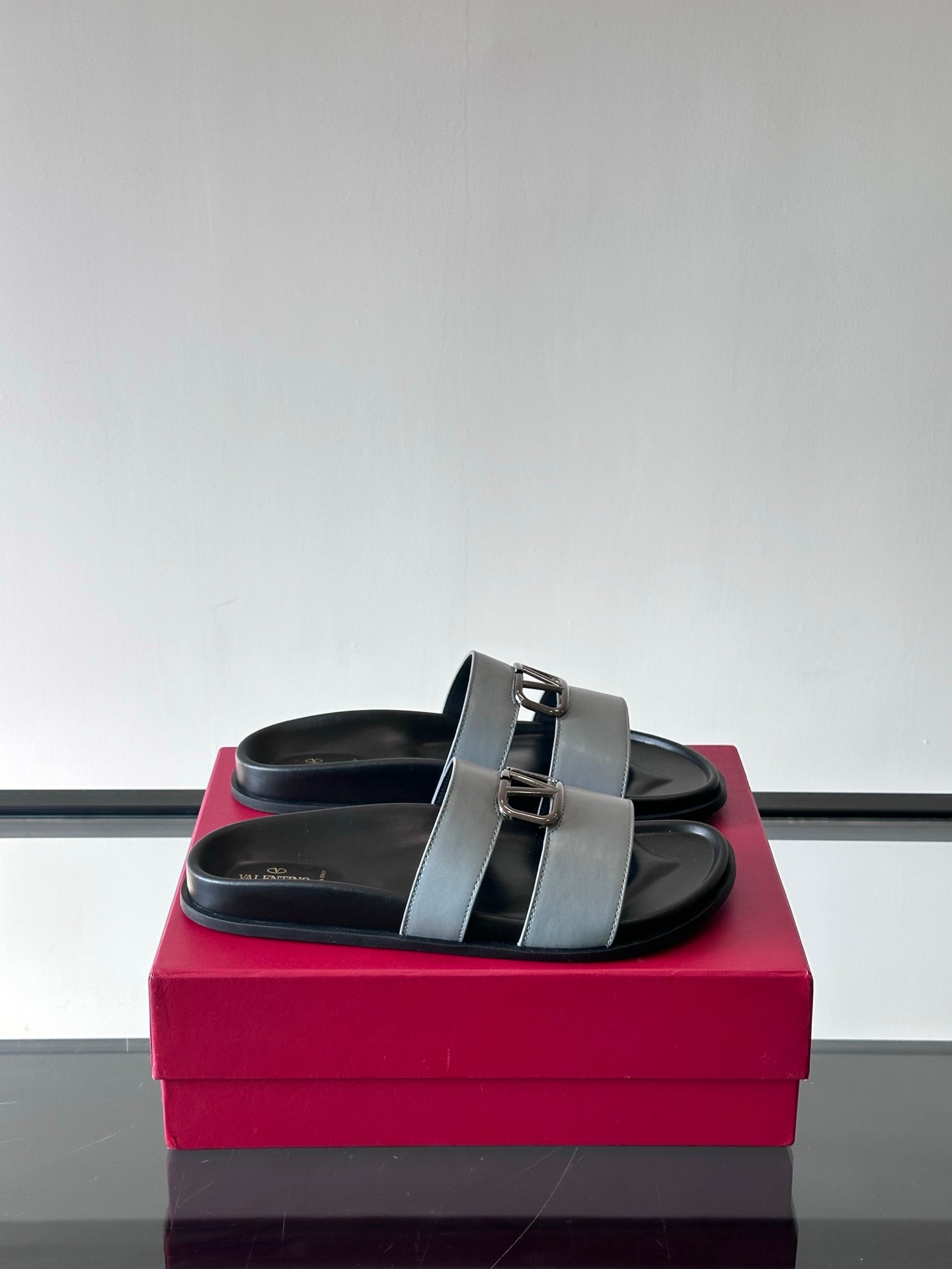 LuxluxHouse Best Quality Sandals Valentino