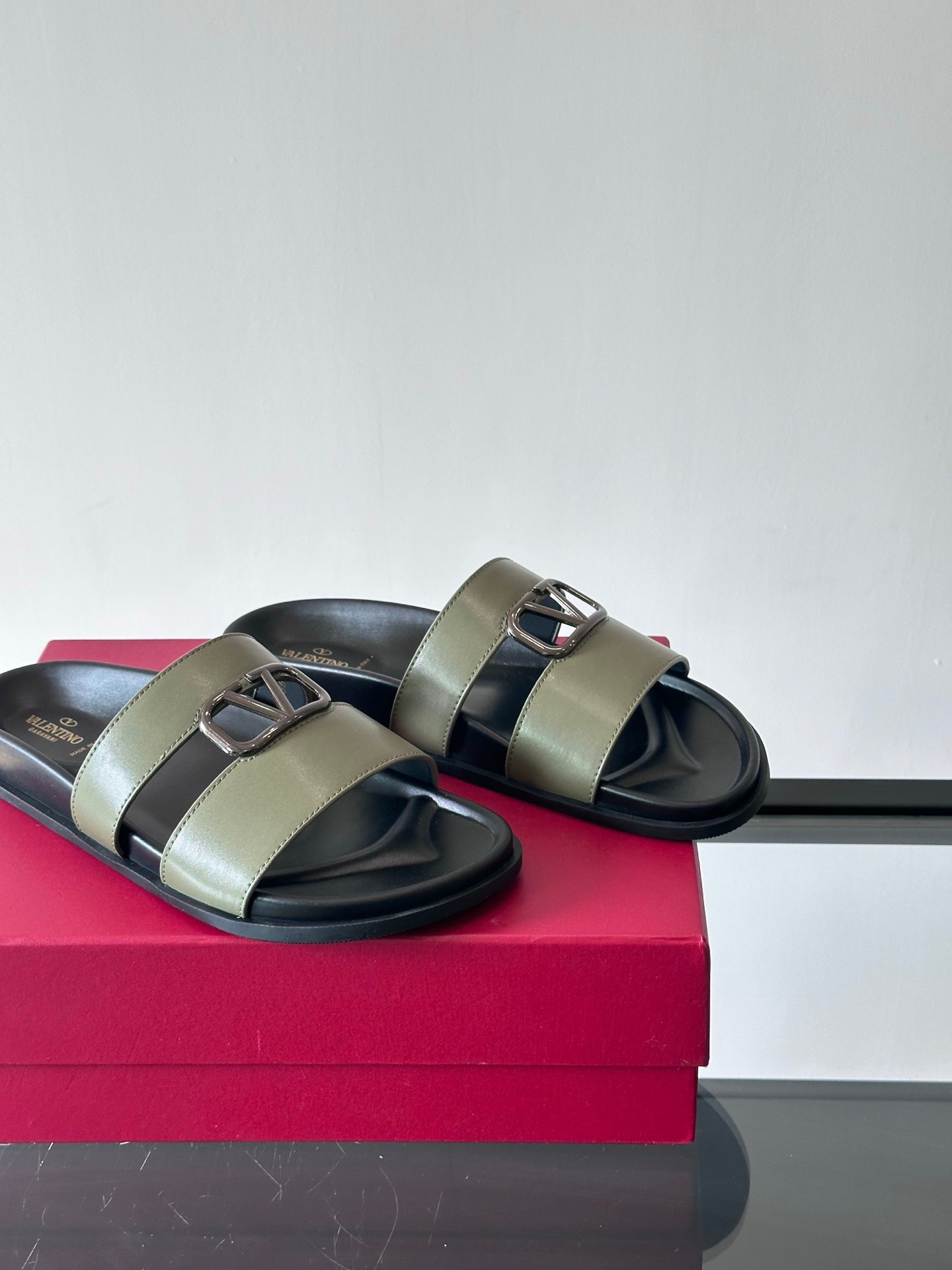 LuxluxHouse Best Quality Sandals Valentino
