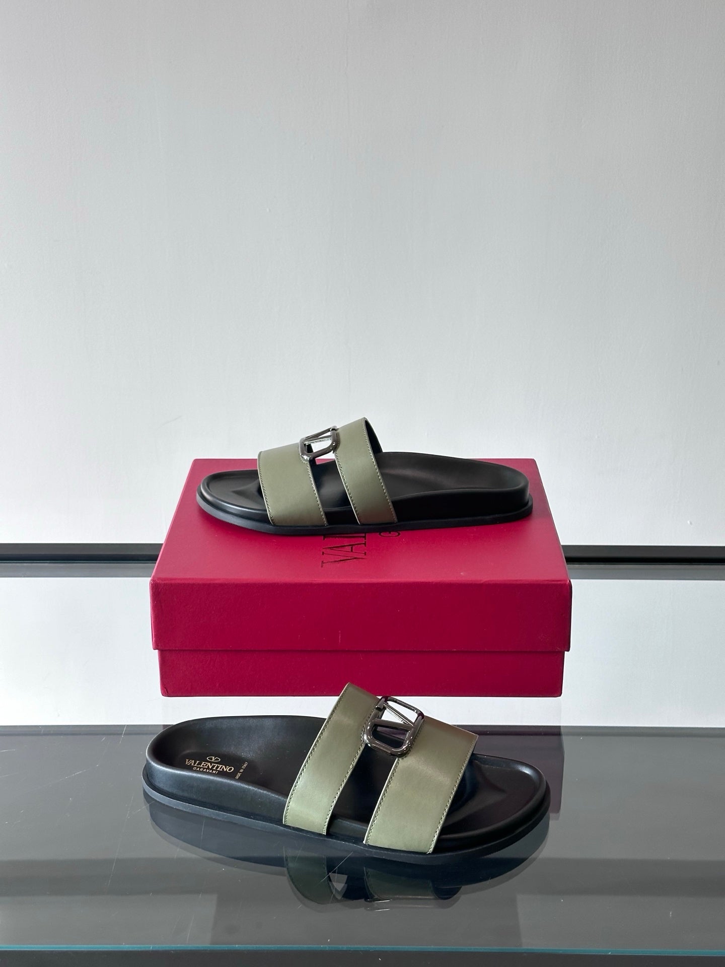 LuxluxHouse Best Quality Sandals Valentino
