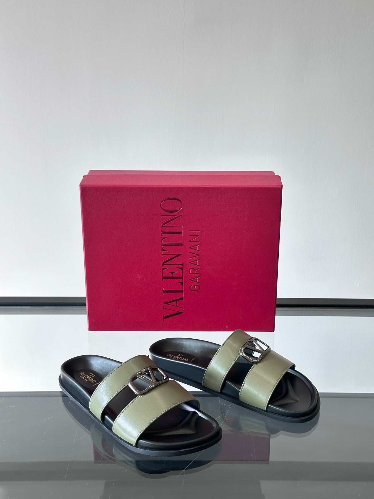 LuxluxHouse Best Quality Sandals Valentino