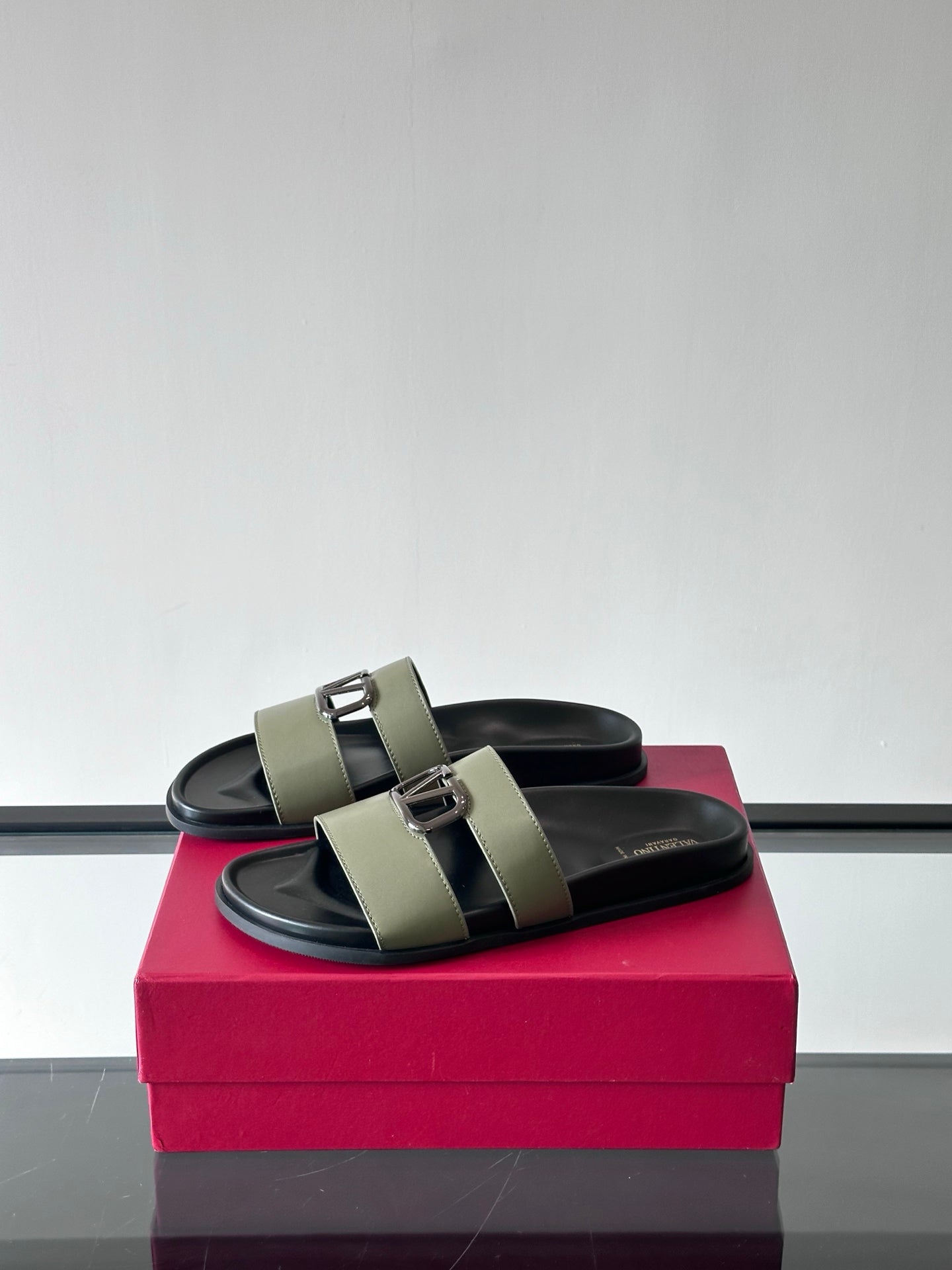 LuxluxHouse Best Quality Sandals Valentino