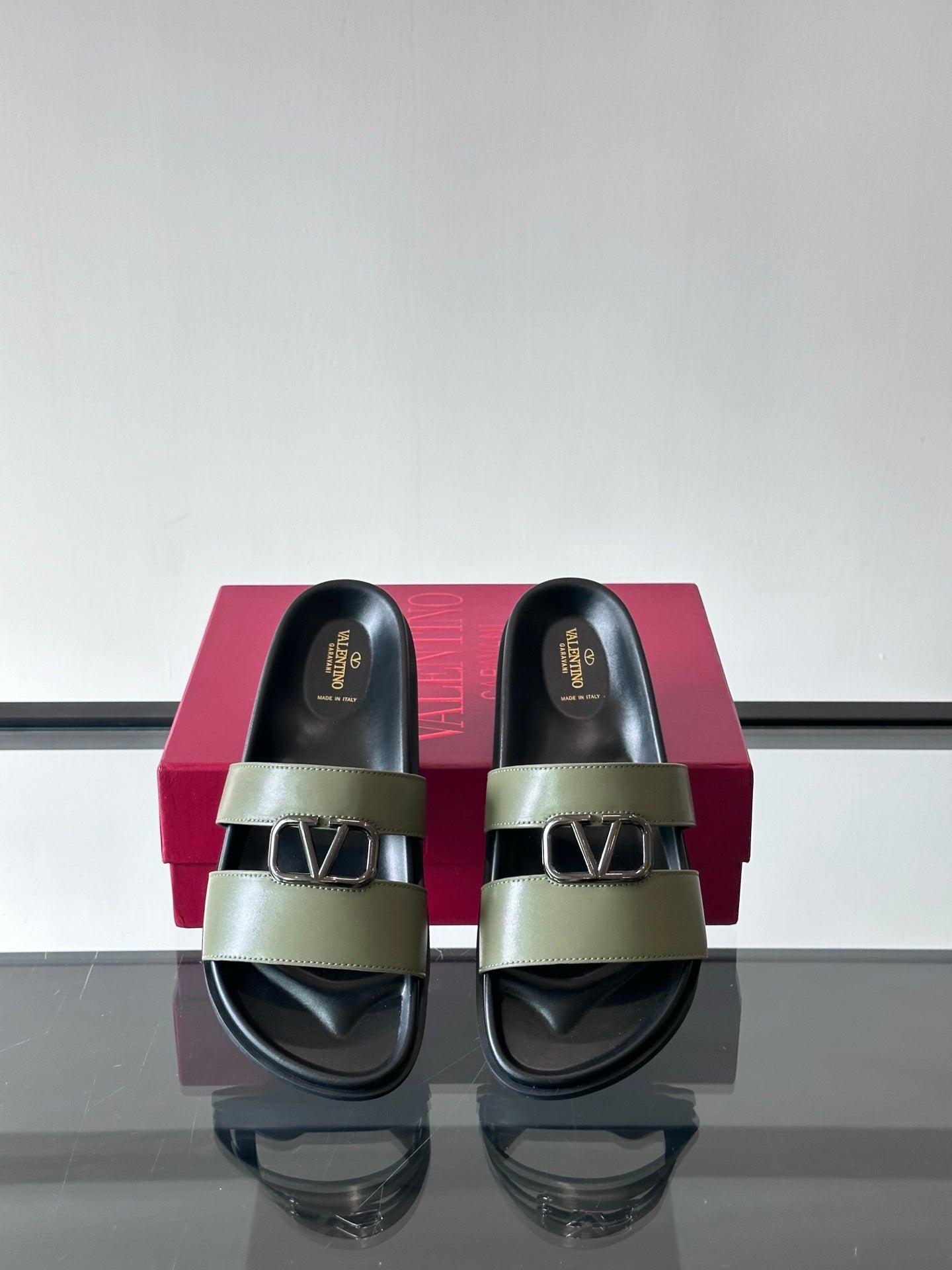 LuxluxHouse Best Quality Sandals Valentino