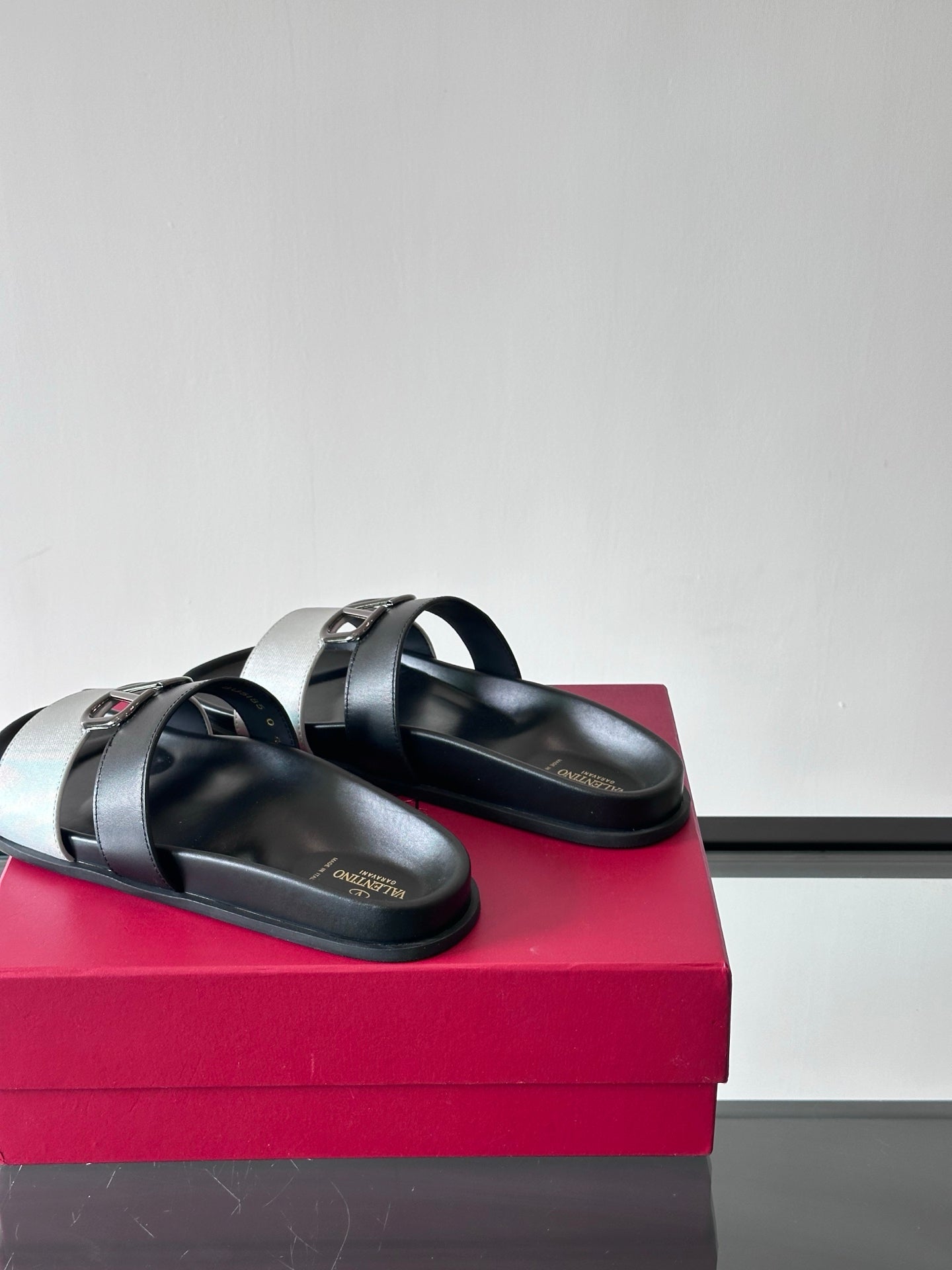 LuxluxHouse Best Quality Sandals Valentino