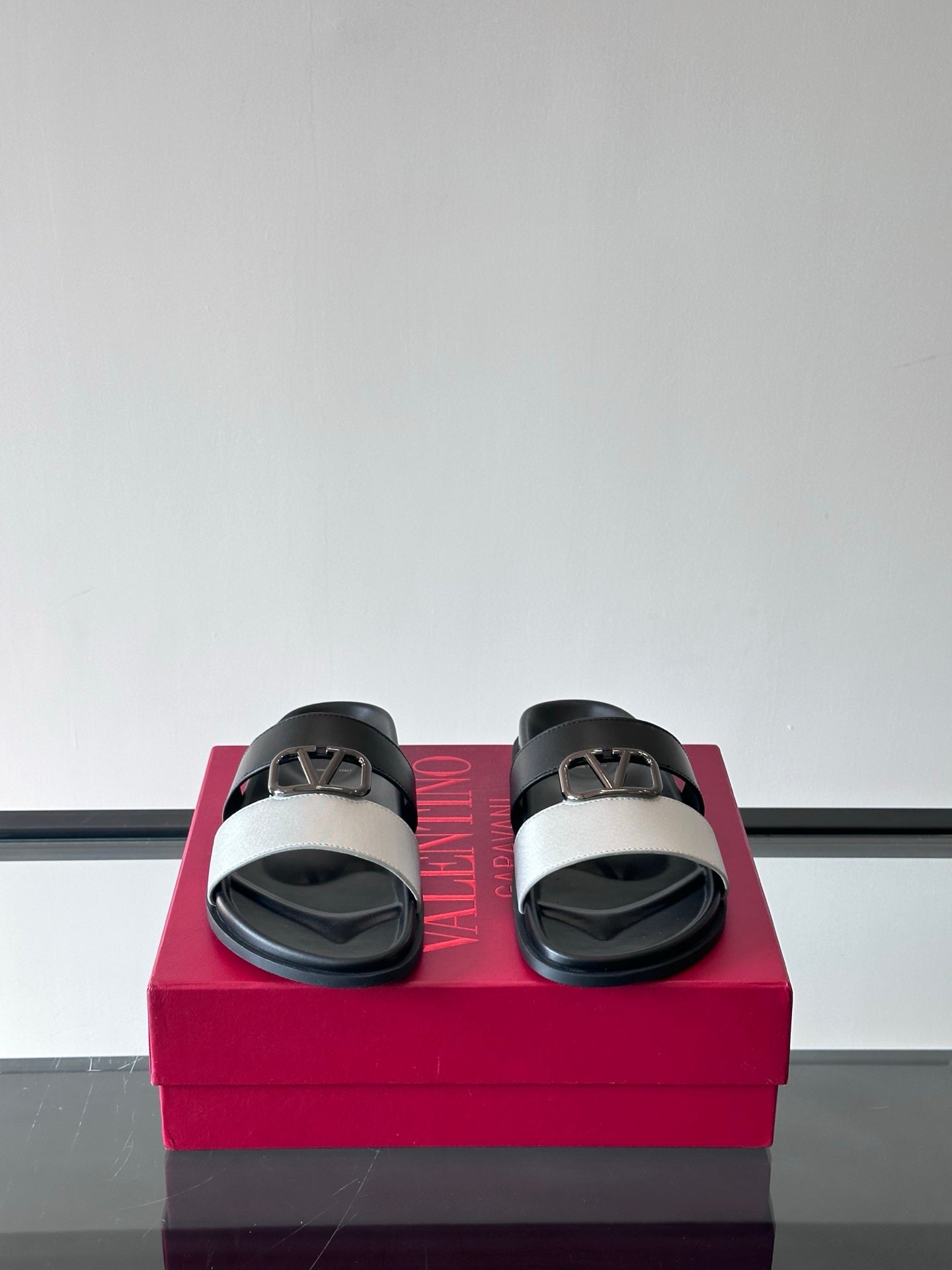 LuxluxHouse Best Quality Sandals Valentino