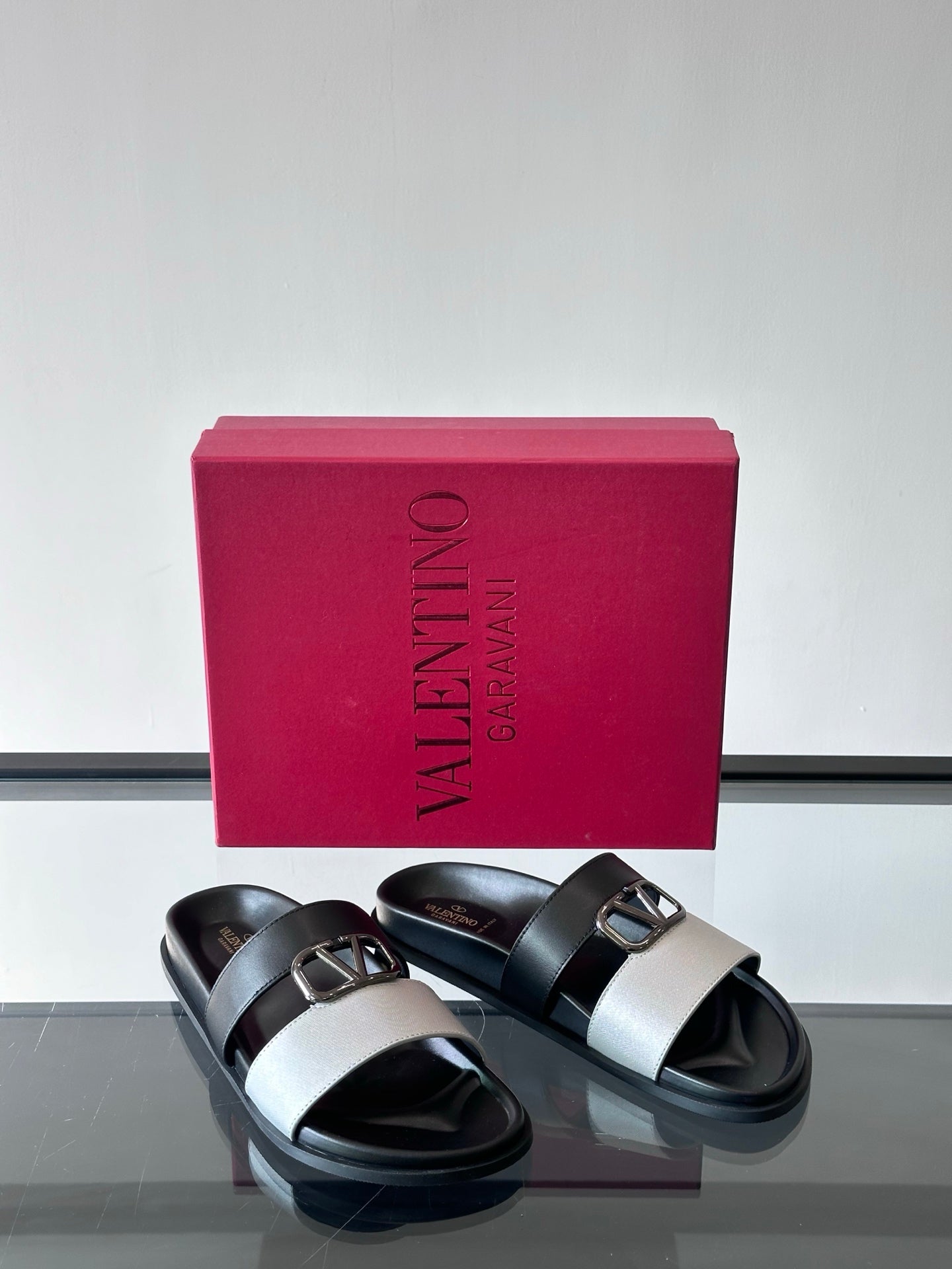 LuxluxHouse Best Quality Sandals Valentino