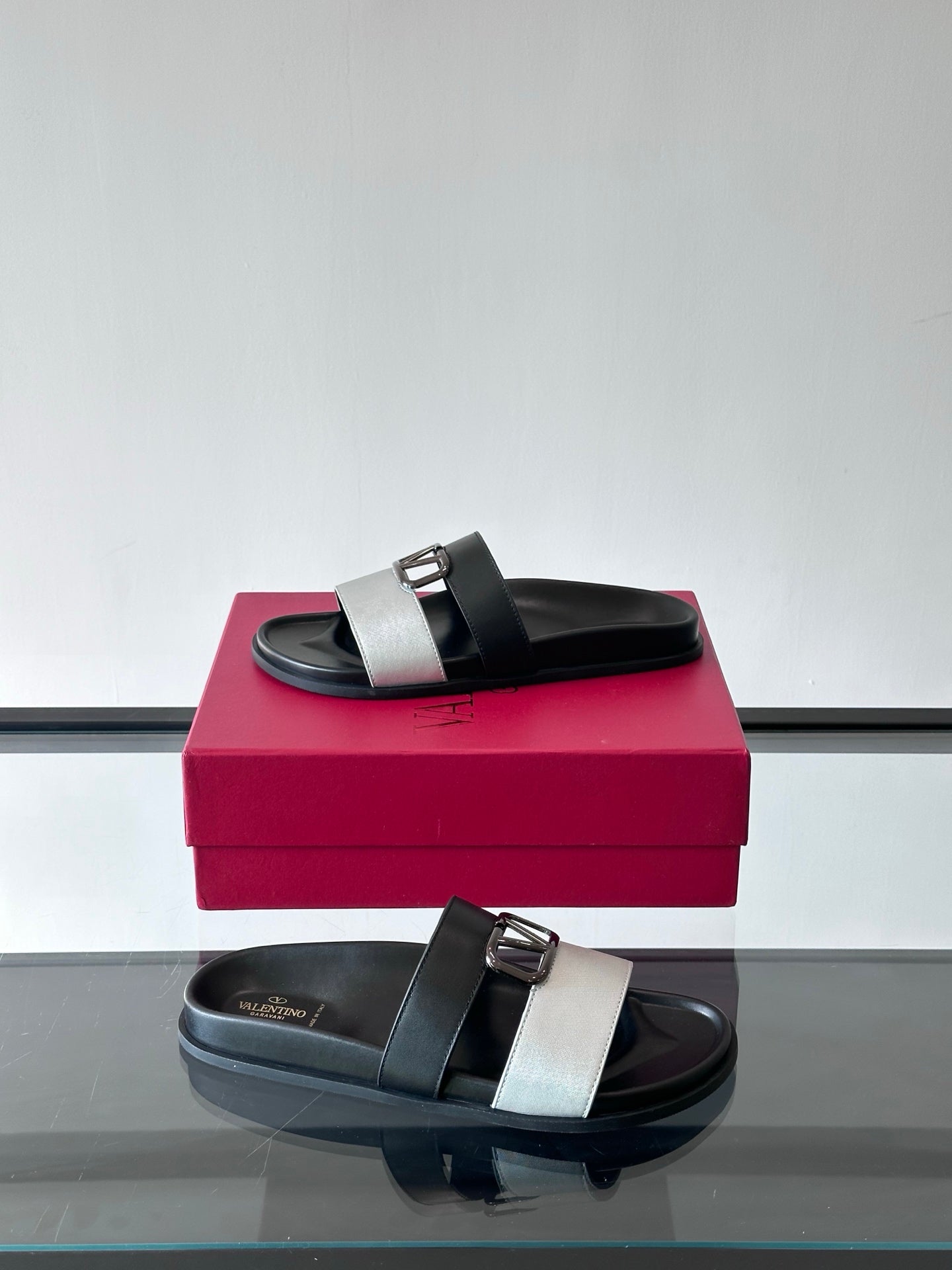 LuxluxHouse Best Quality Sandals Valentino