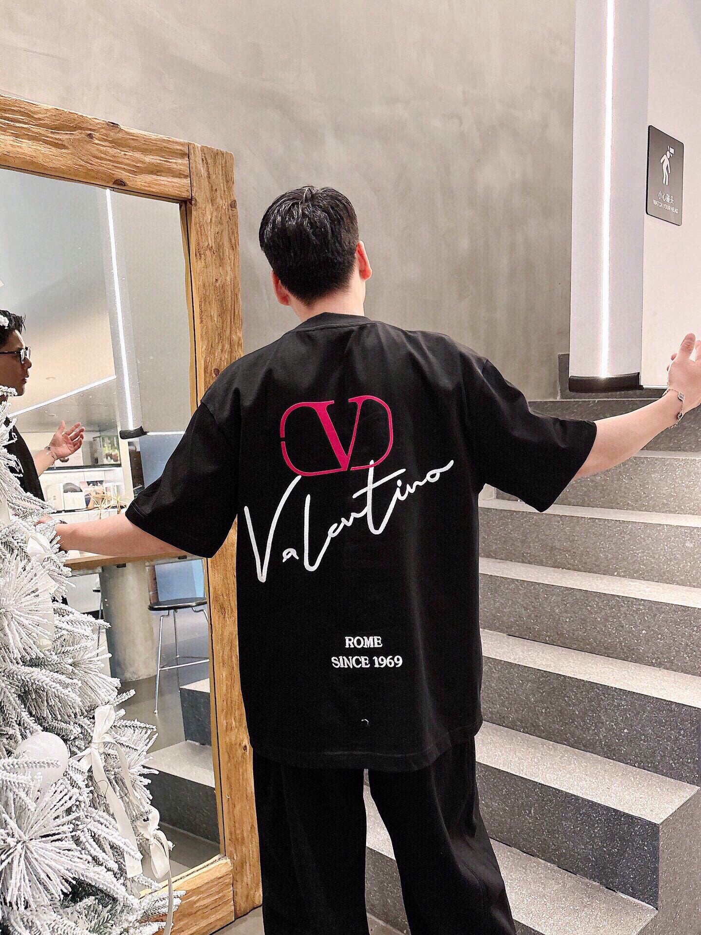 LuxluxHouse Best Quality Clothes Valentino T-shirt