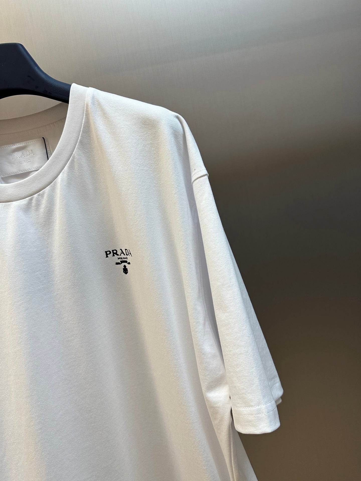 LuxluxHouse Best Quality Clothes T-shirt Prada