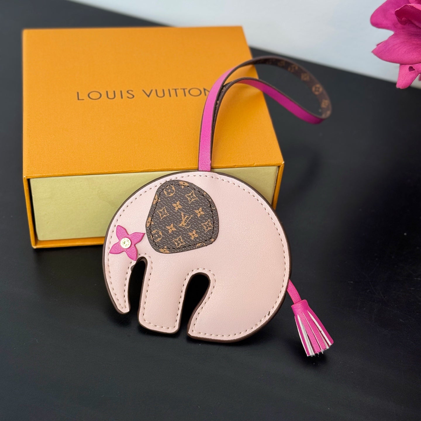 LuxluxHouse Best Quality Accessories Keychain Louis Vuitton Keychain
