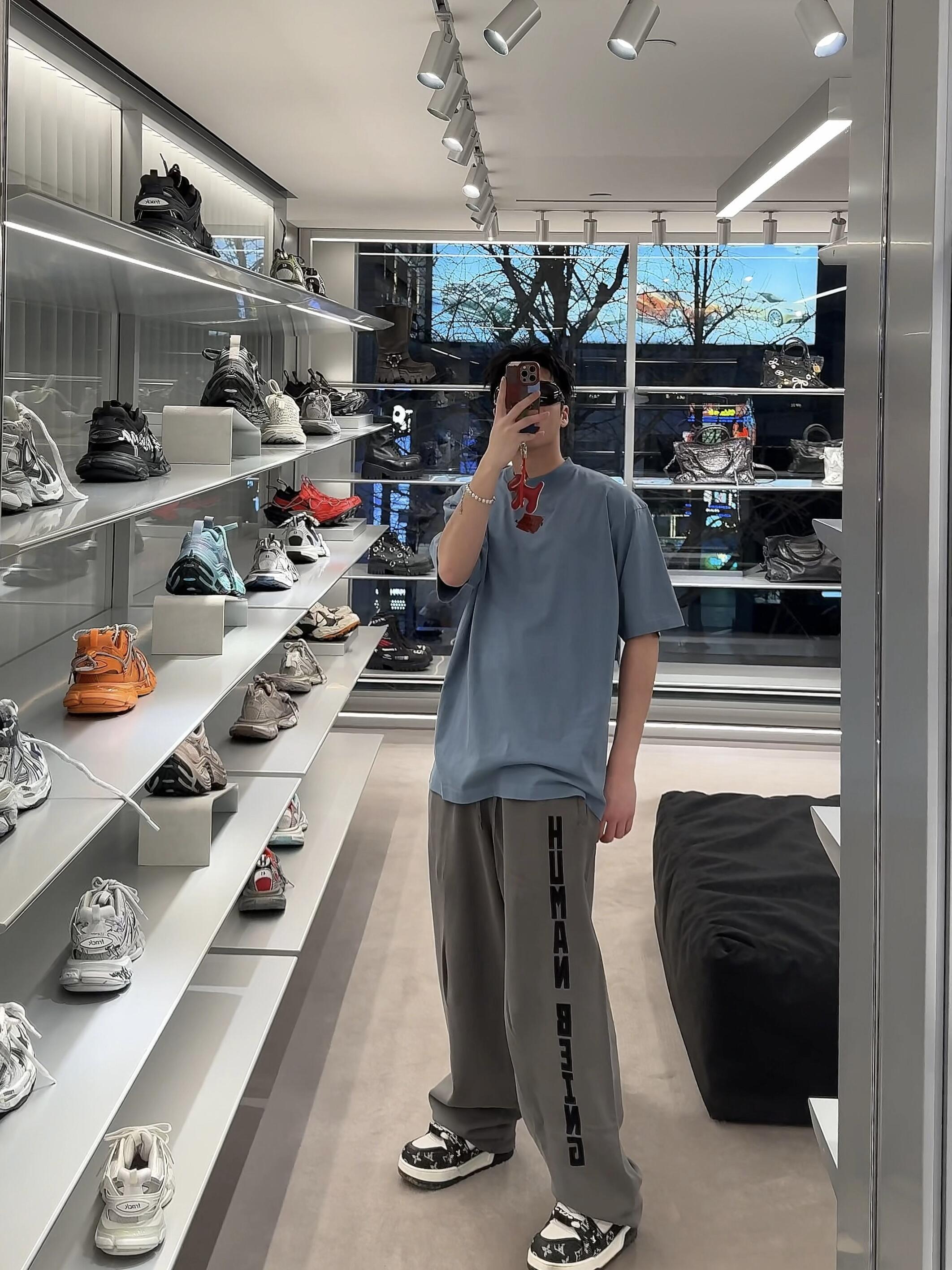 LuxluxHouse Best Quality Clothes Balenciaga T-shirt